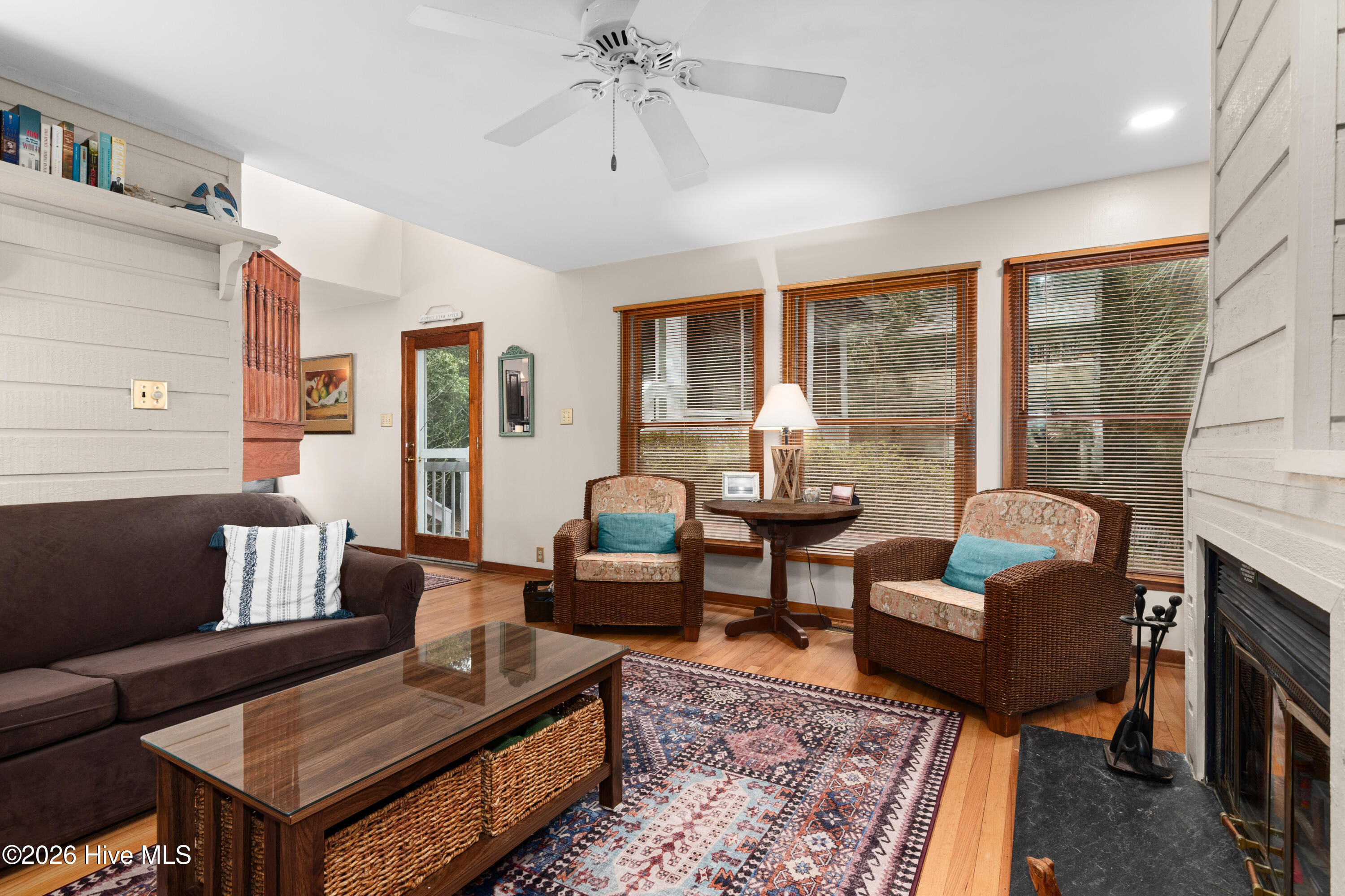 100561617 | Photo 10