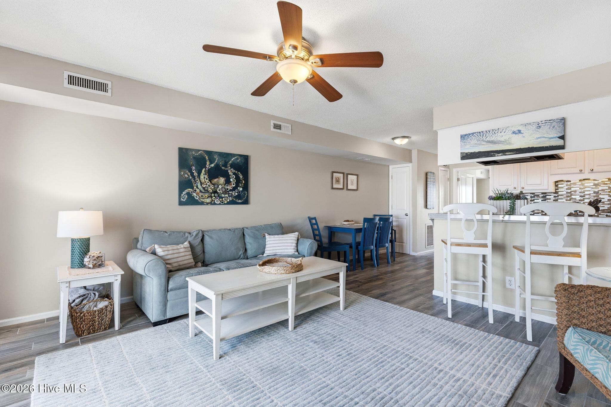 100556792 | Photo 16