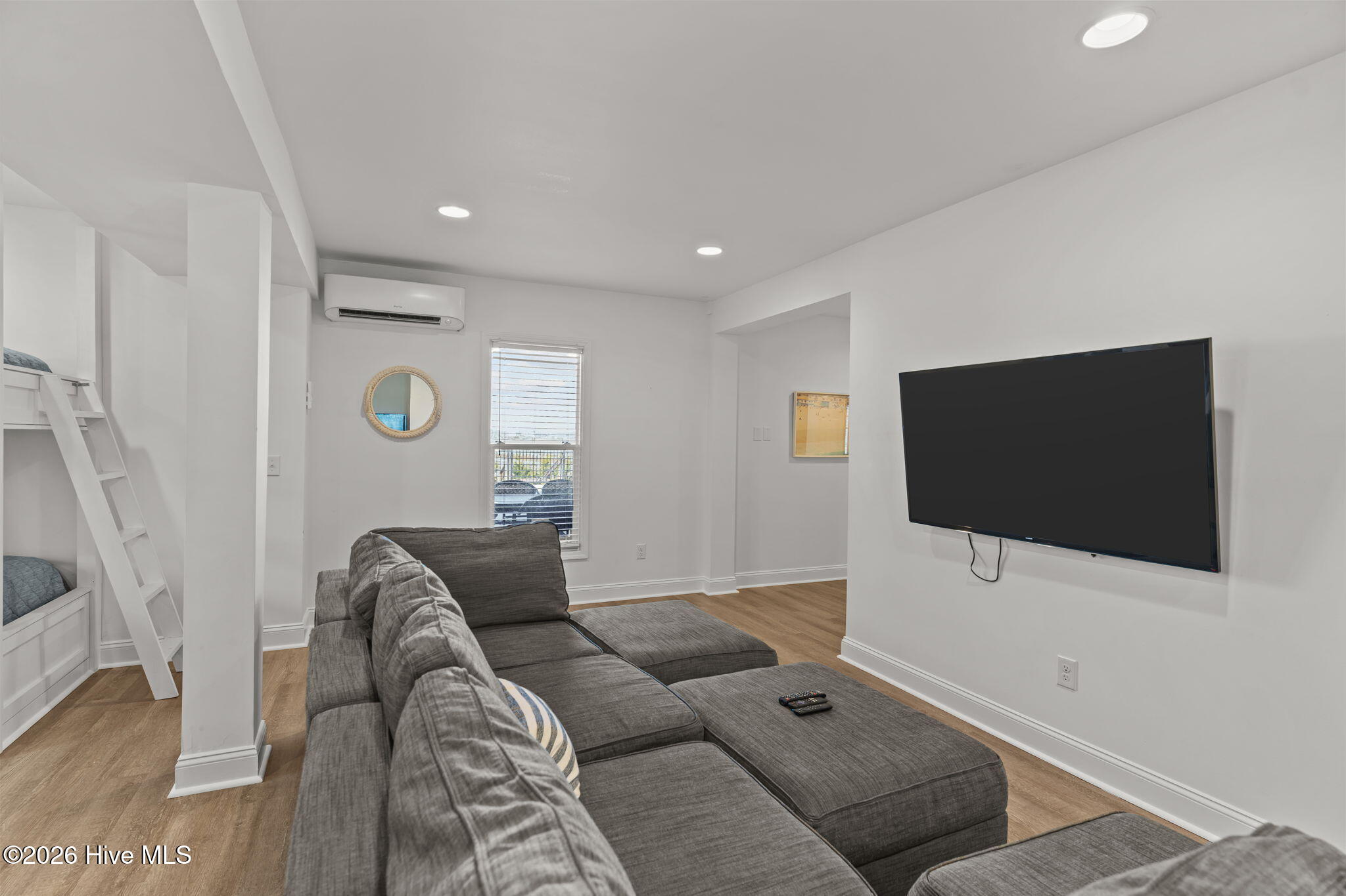 100554920 | Photo 34