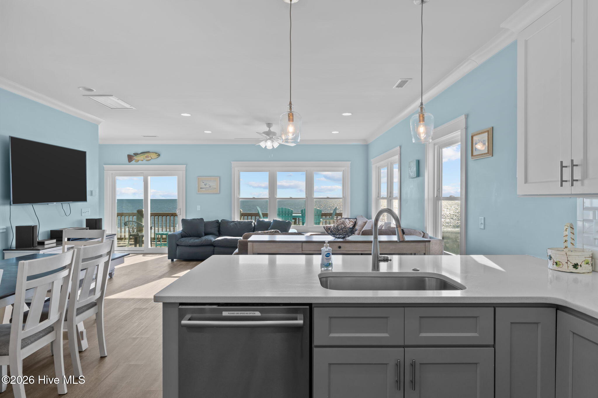 100547503 | Photo 16