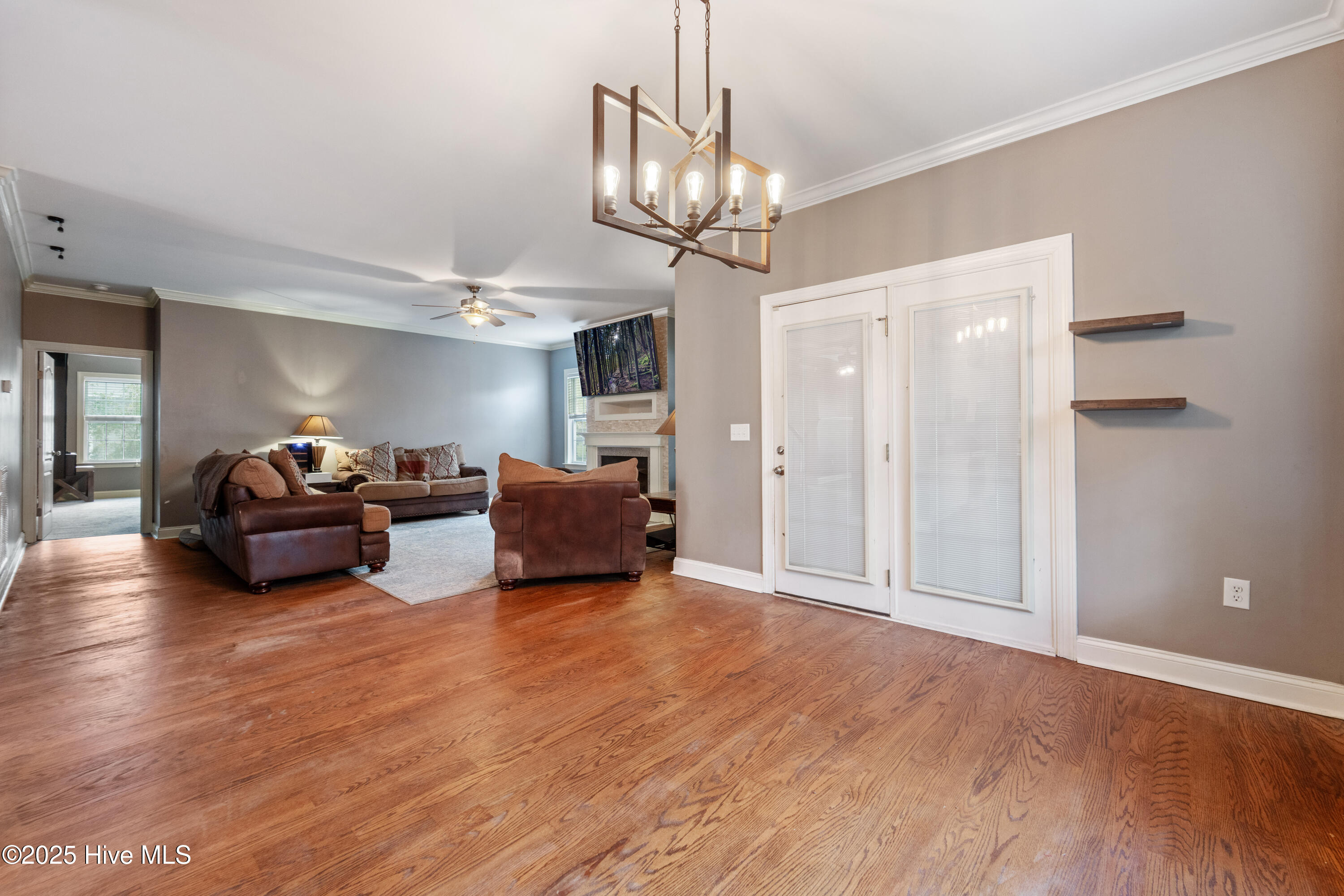 100544127 | Photo 27