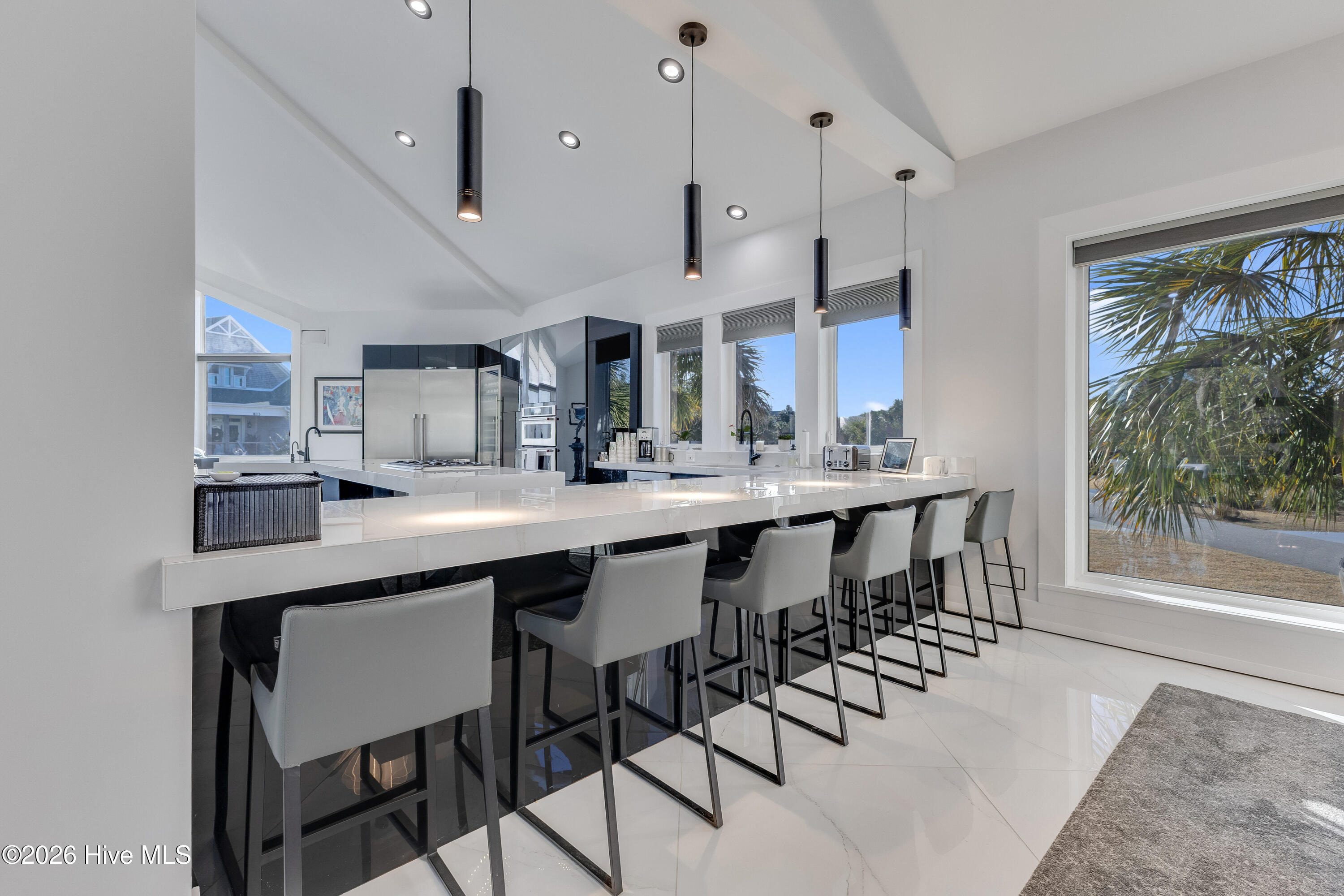 100559856 | Photo 11