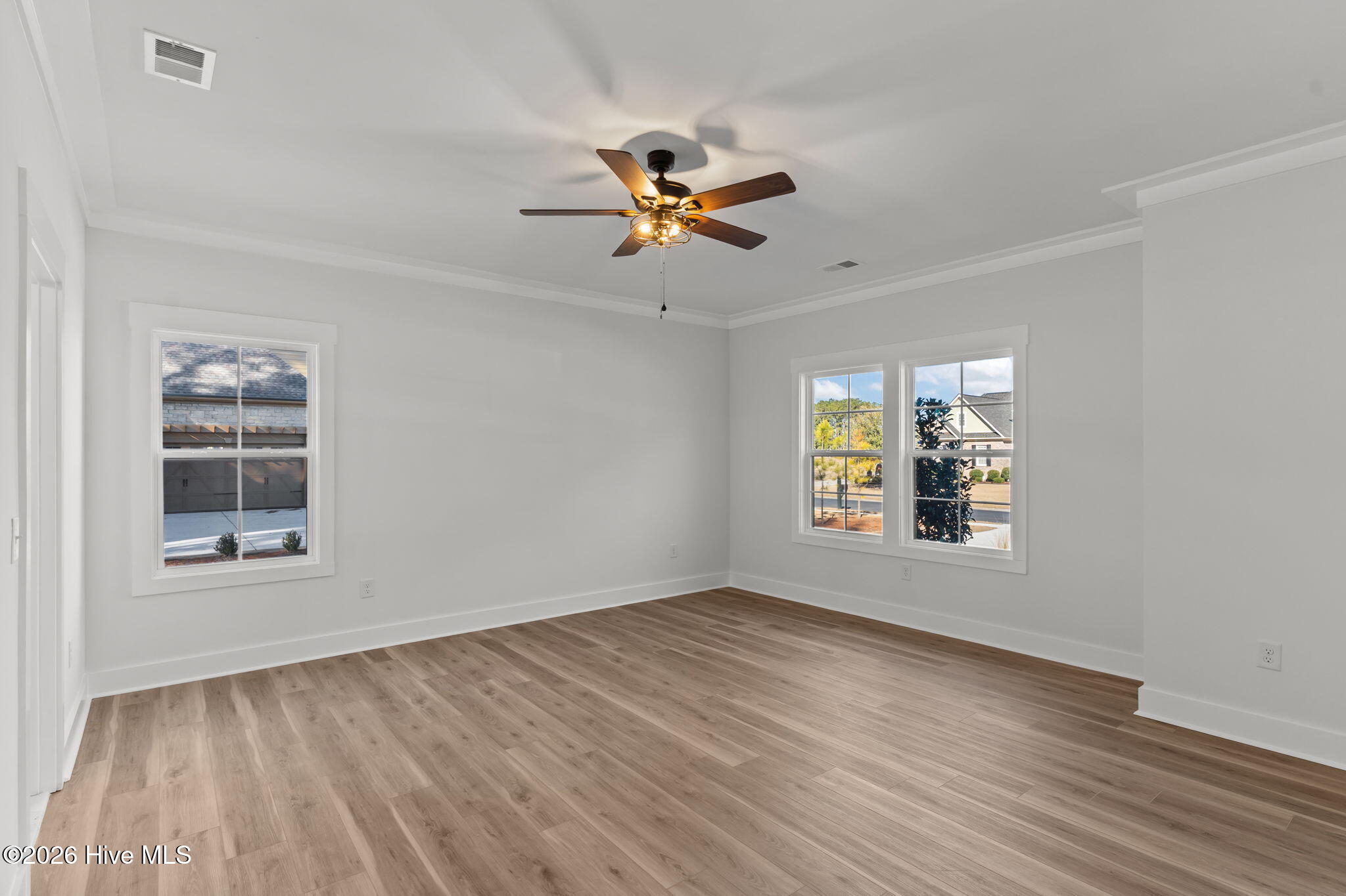 100549210 | Photo 15