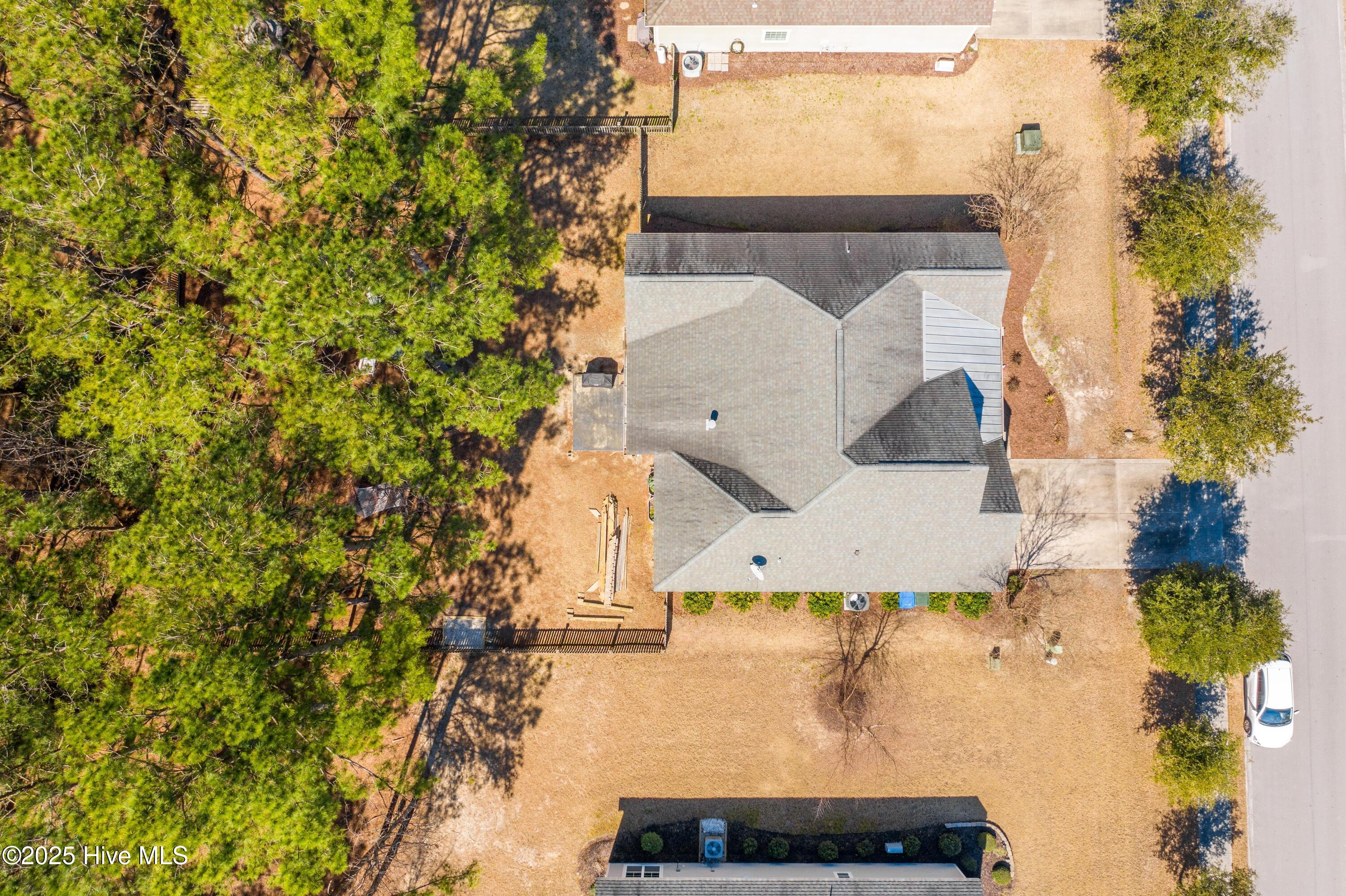 100570166 | Photo 17