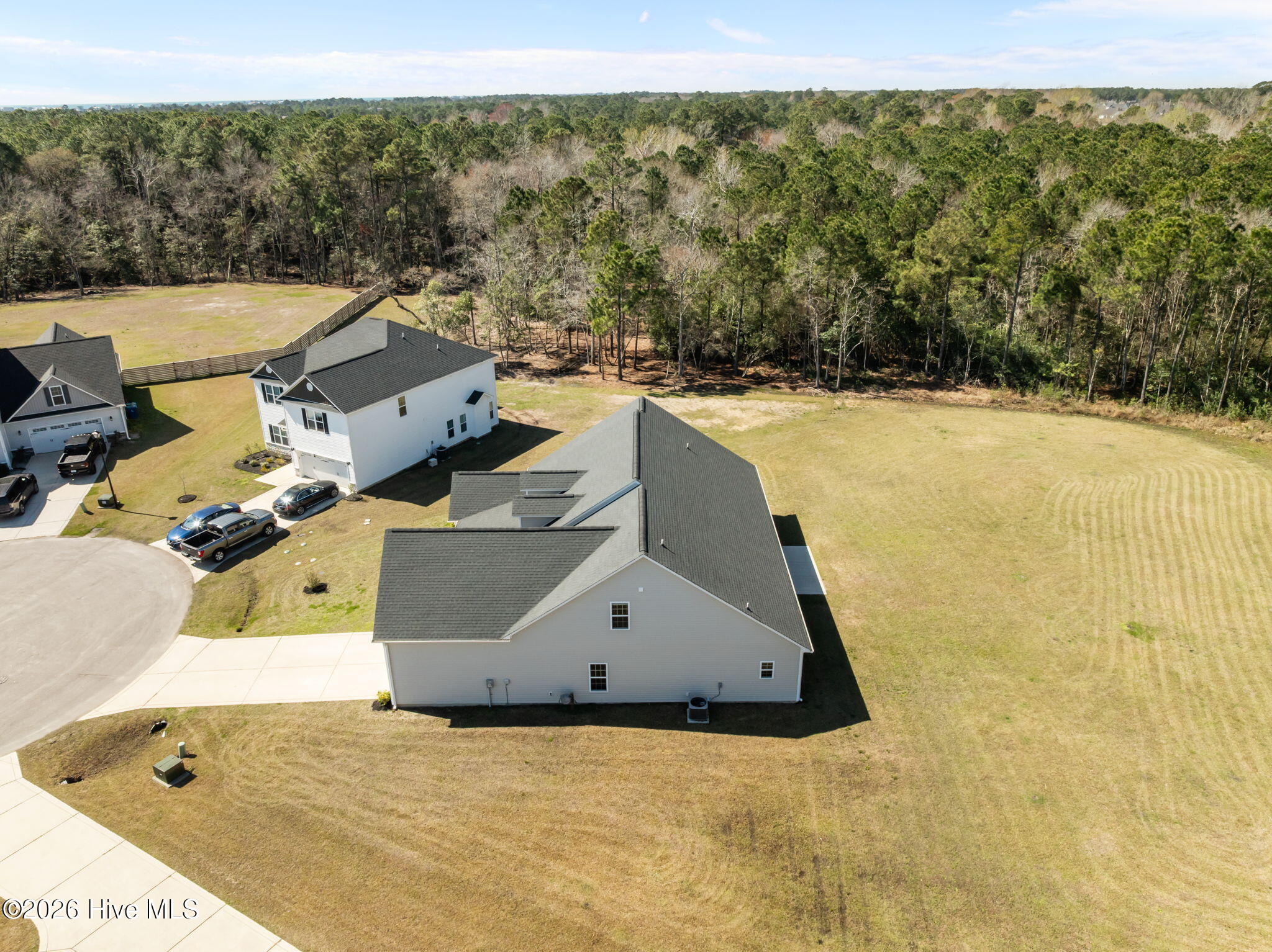 100561720 | Photo 53