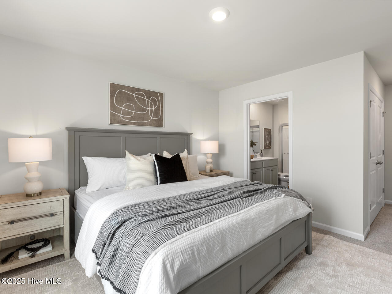 100555335 | Photo 16