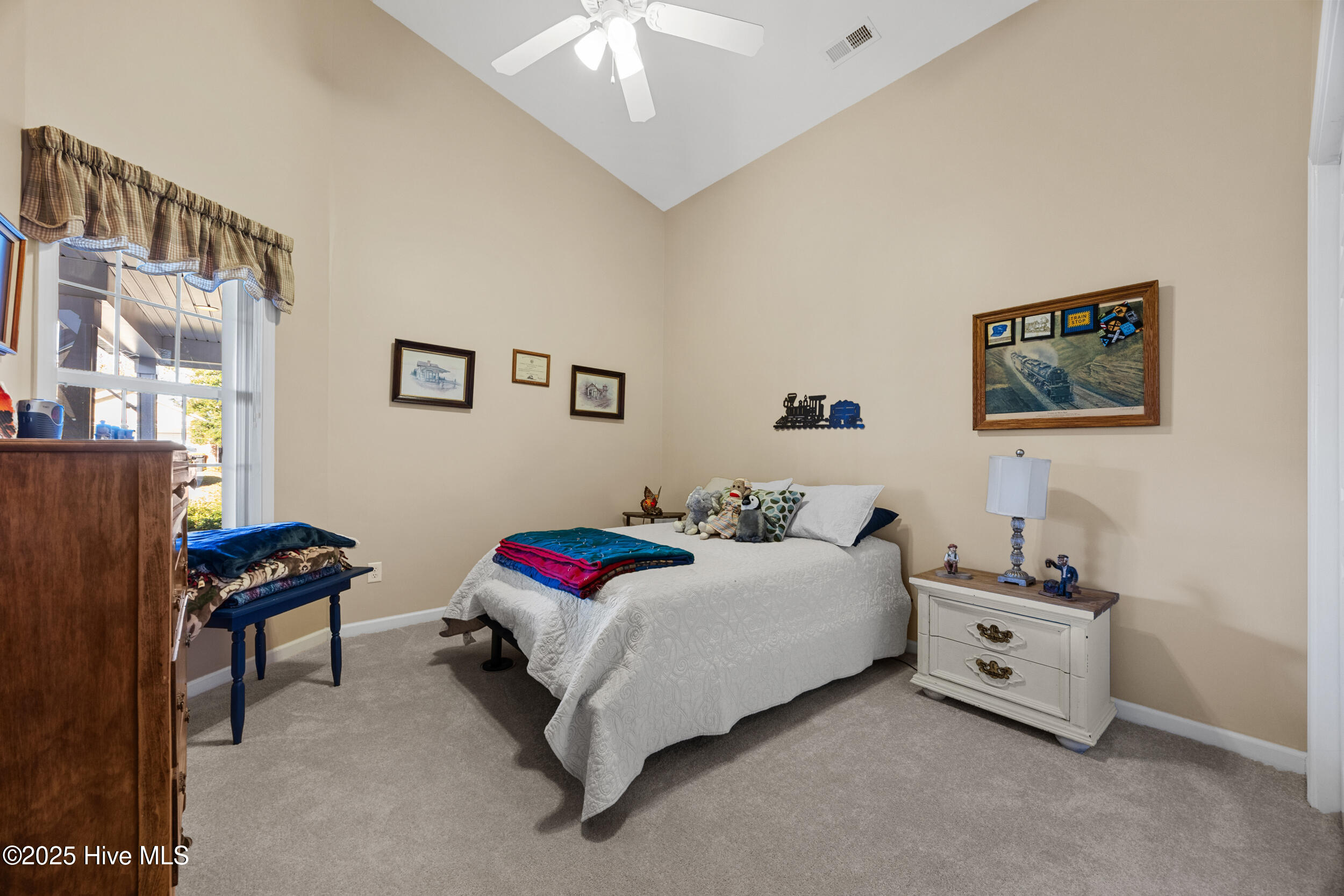 100541714 | Photo 14