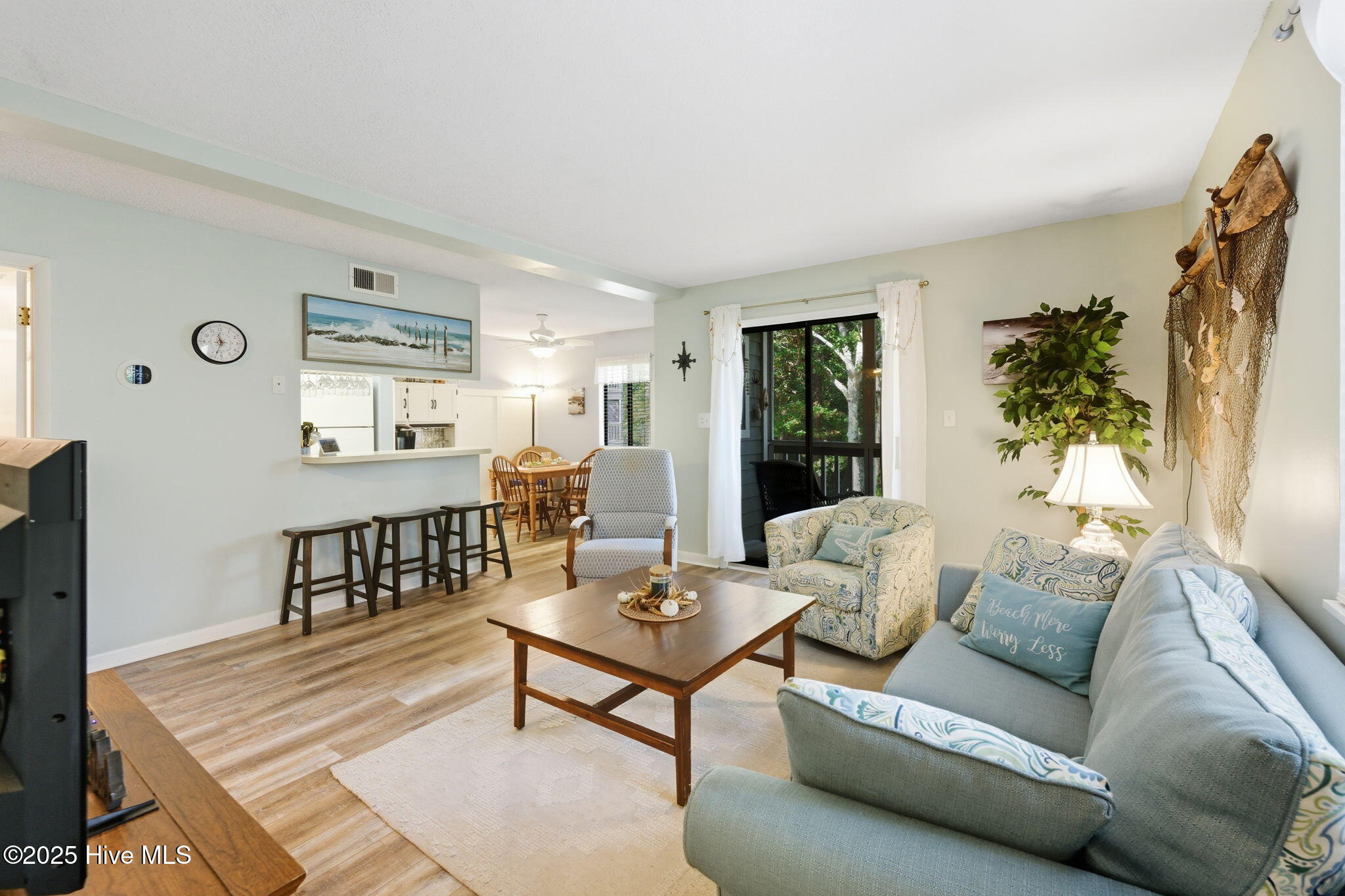 100535157 | Photo 12