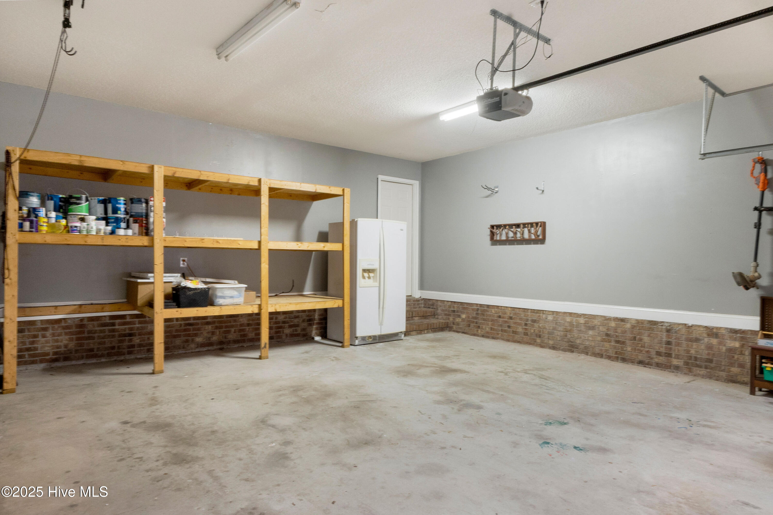 100546645 | Photo 56