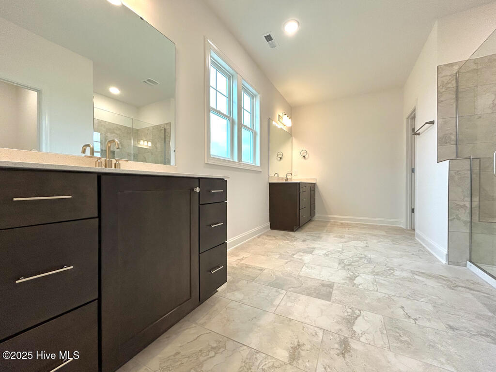 100510036 | Photo 62