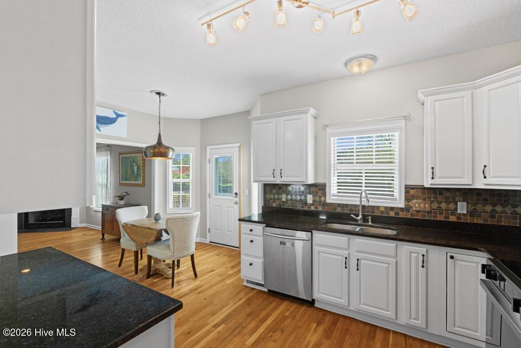 100564951 | Photo 13