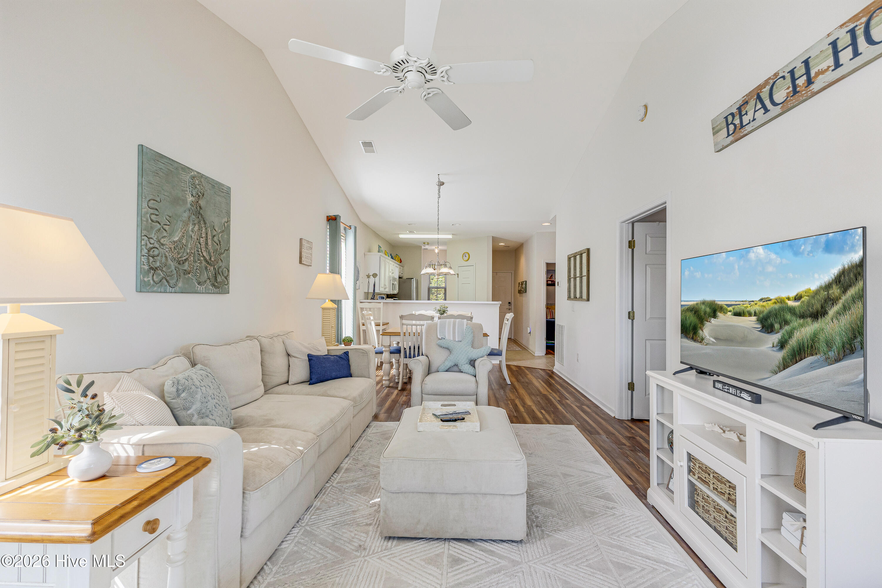 100564736 | Photo 16