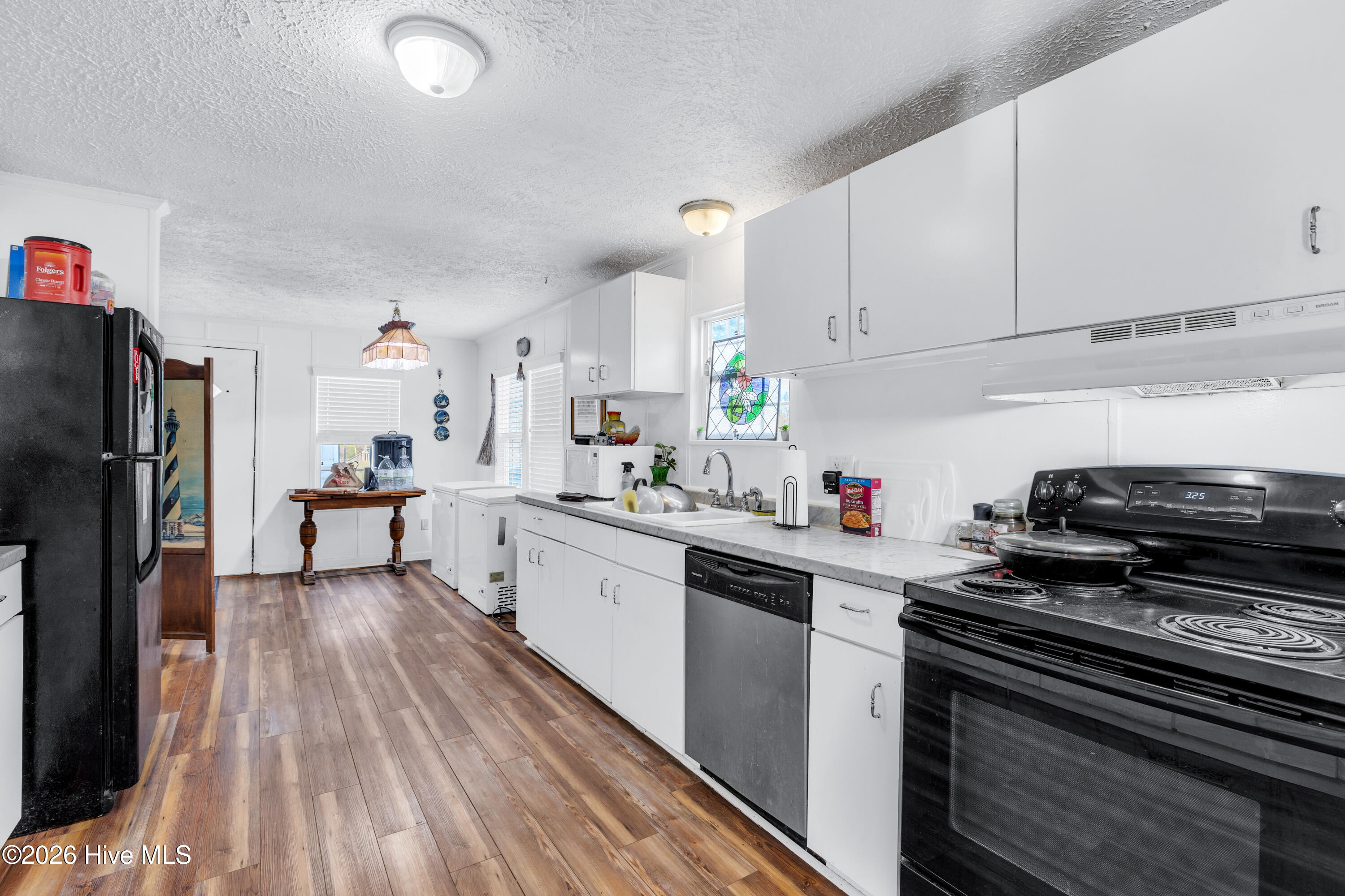 100550836 | Photo 14