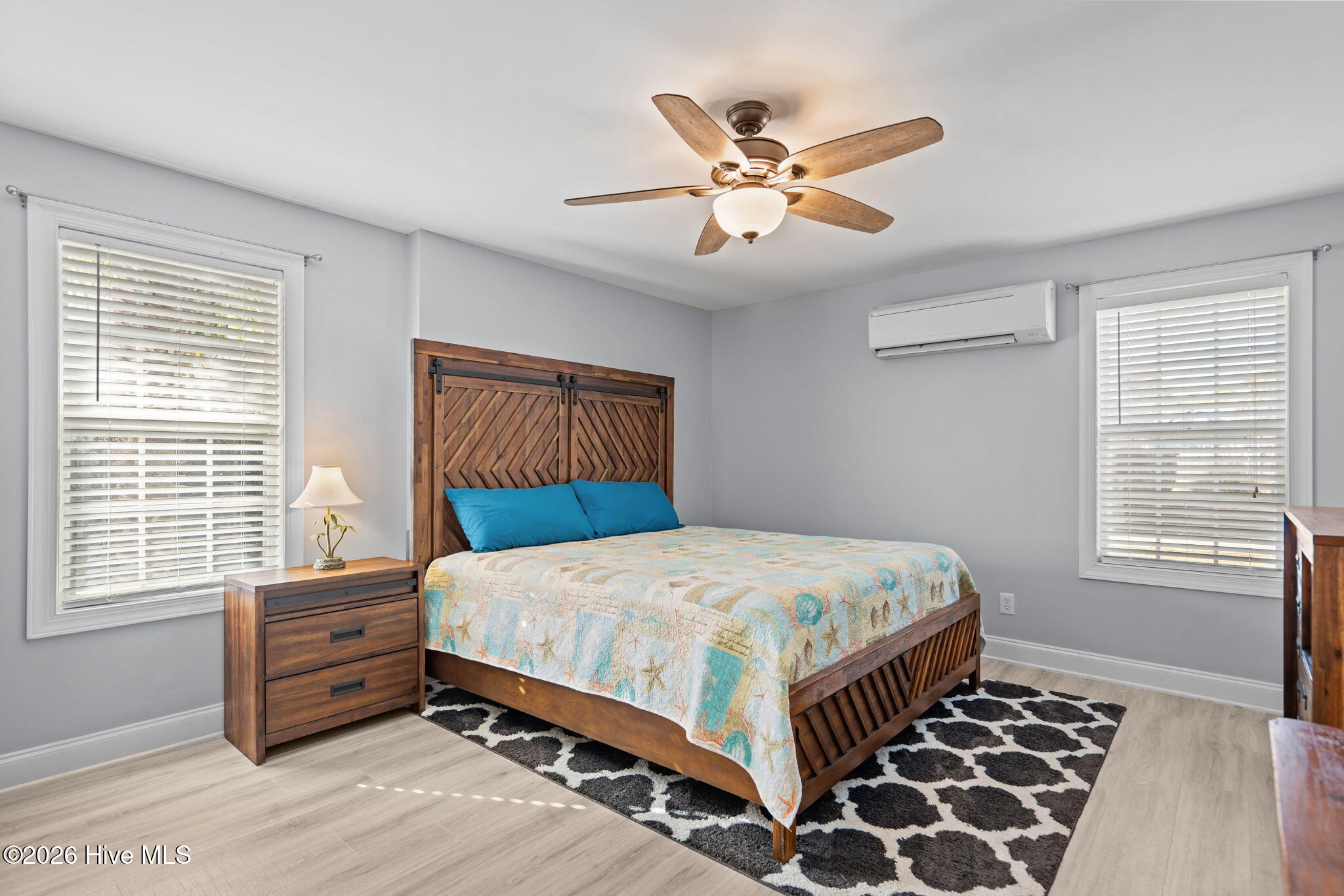 100547752 | Photo 33