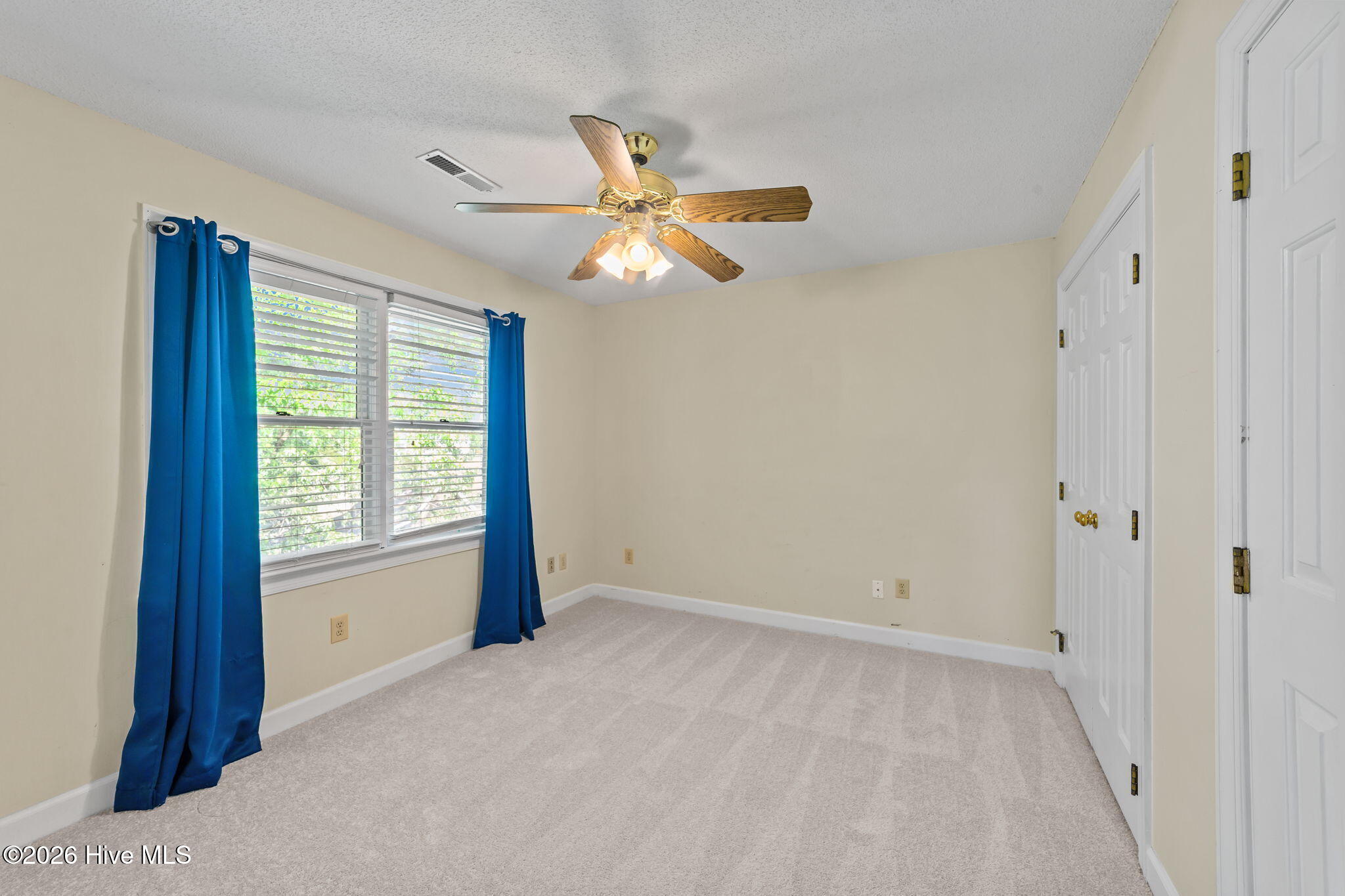 48-web-or-mls-VB4A4842