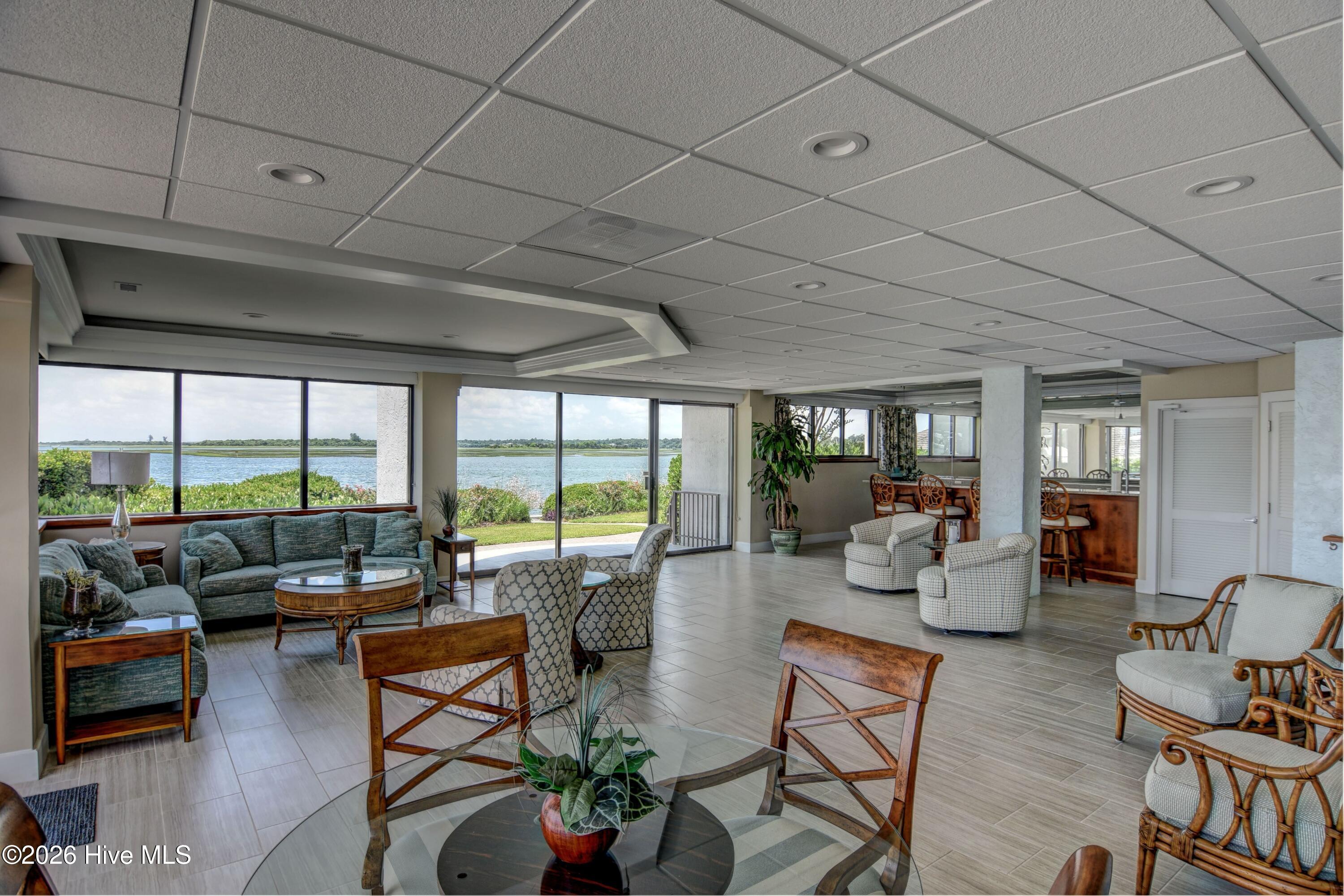 100559794 | Photo 51