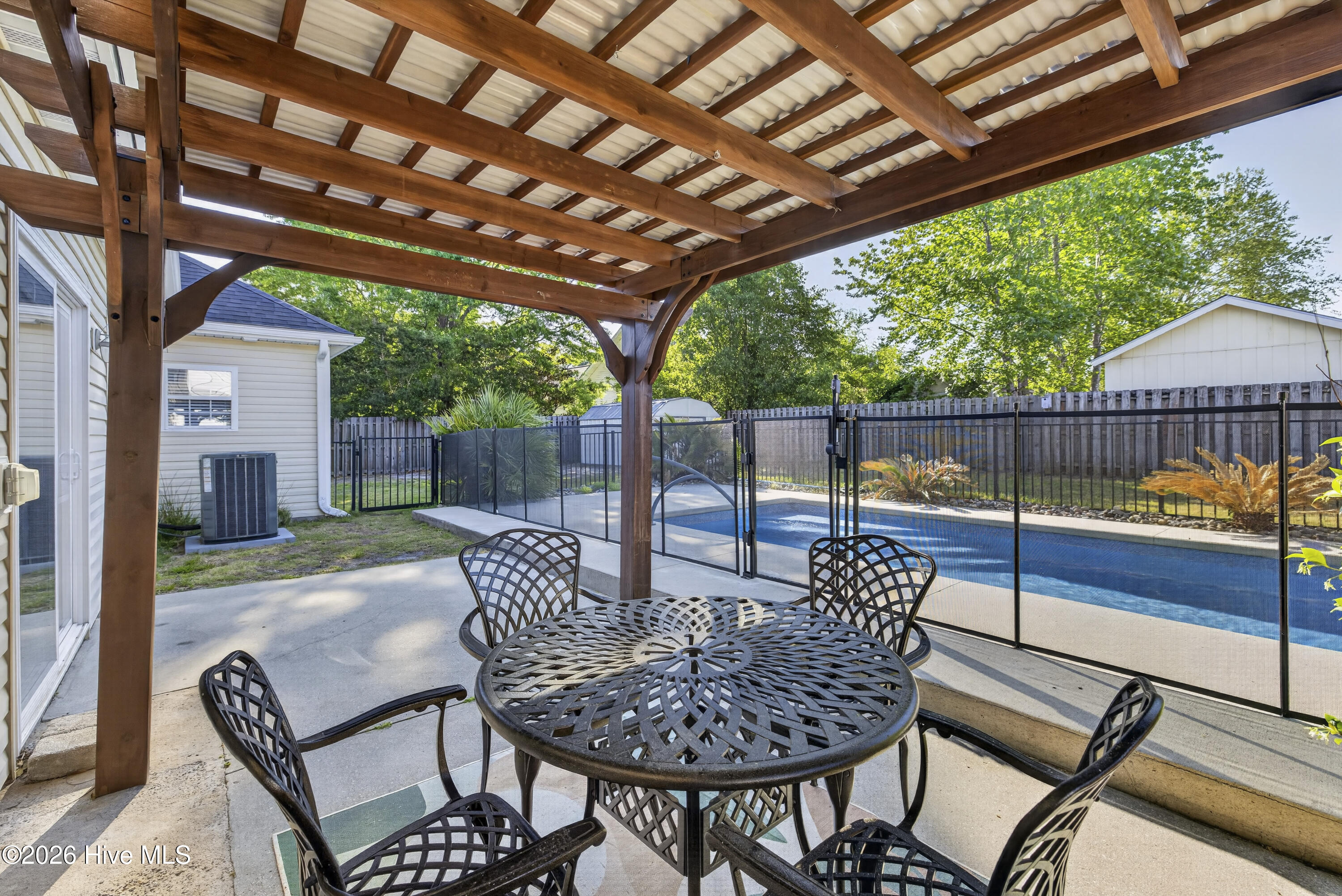 100568546 | Photo 15