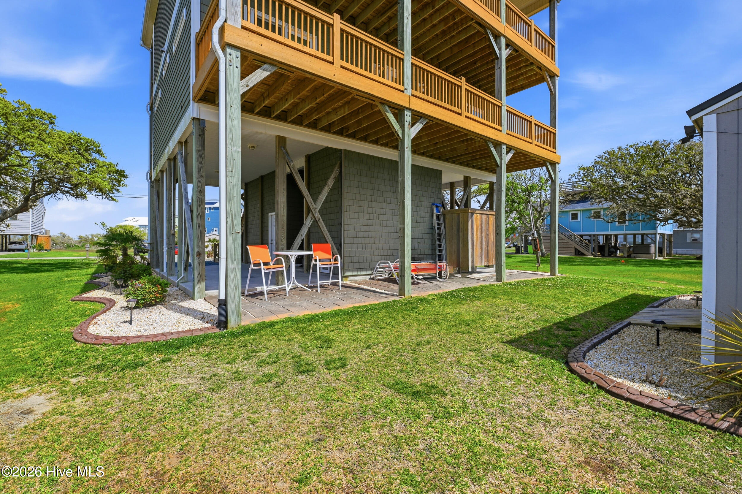 100566113 | Photo 38