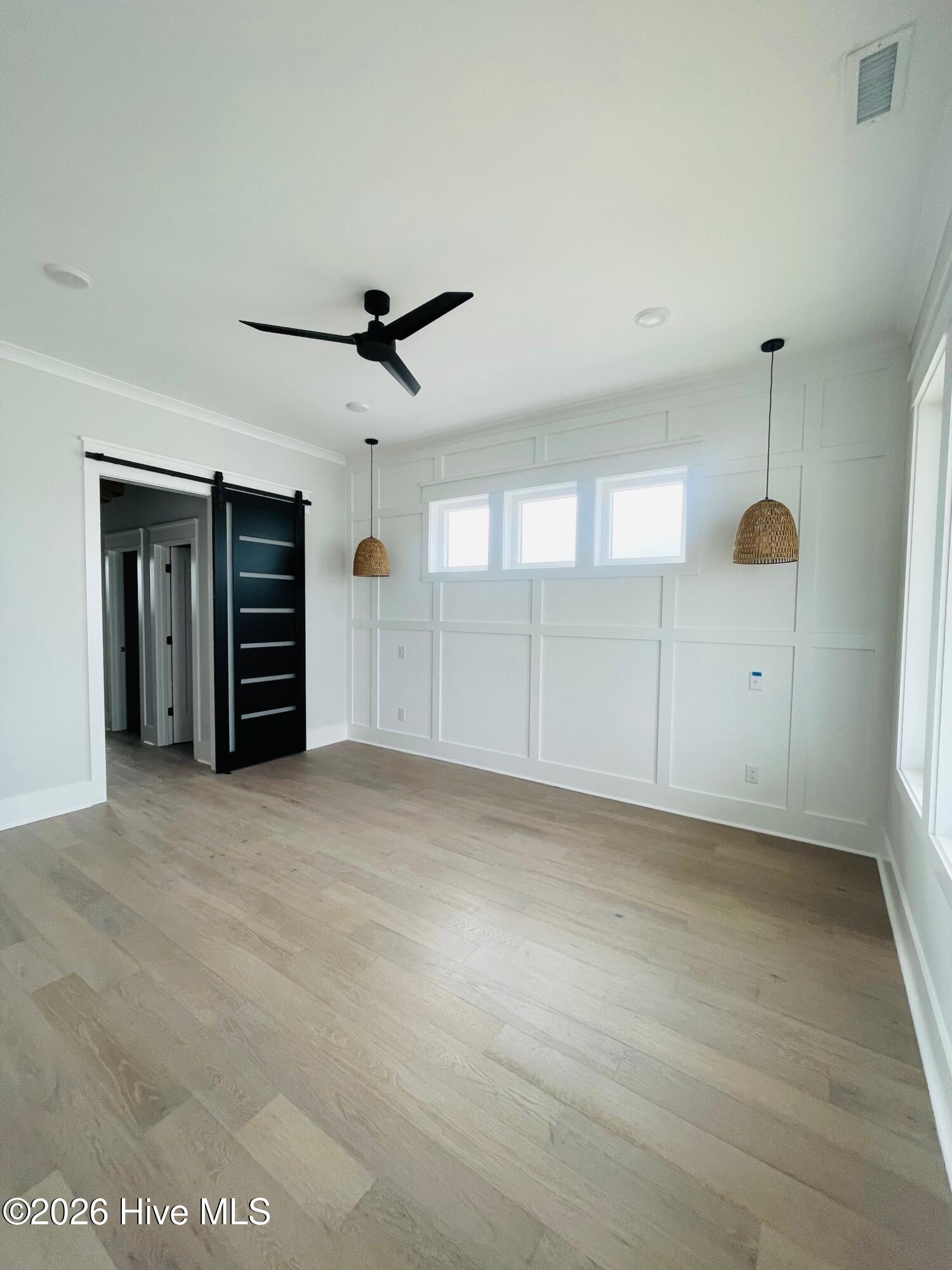 100560037 | Photo 16