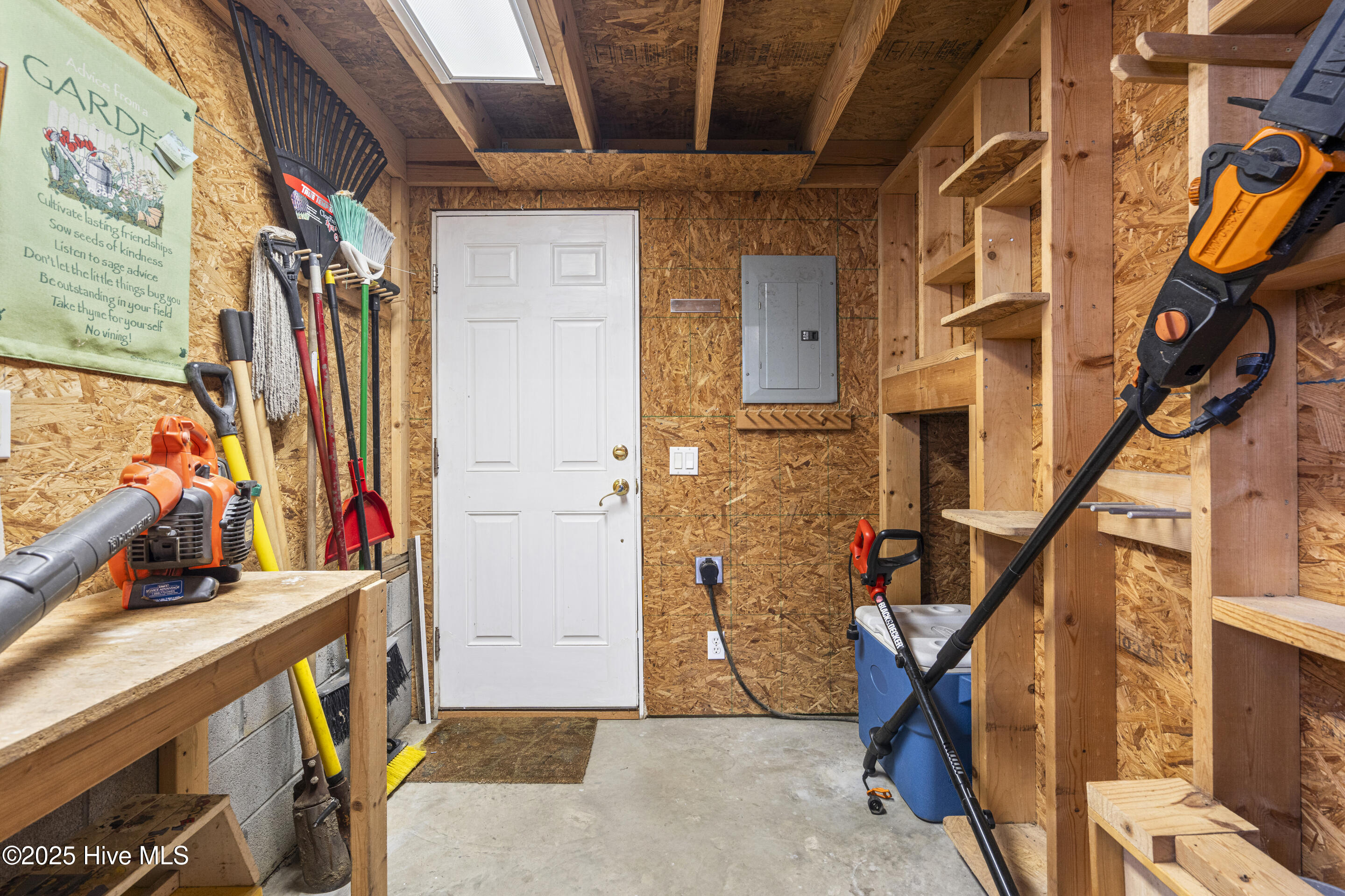 100569480 | Photo 63