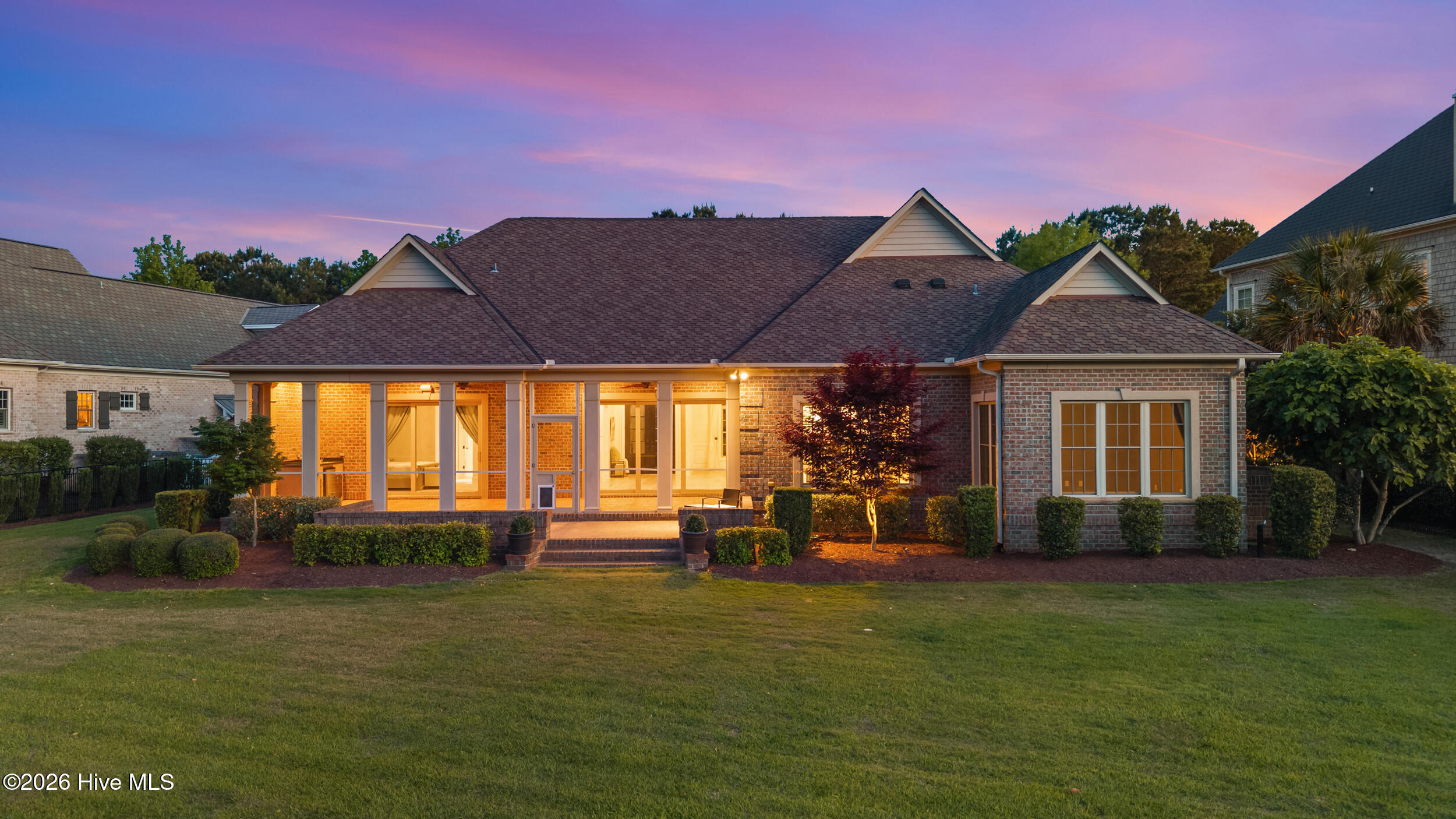 100567857 | Photo 72