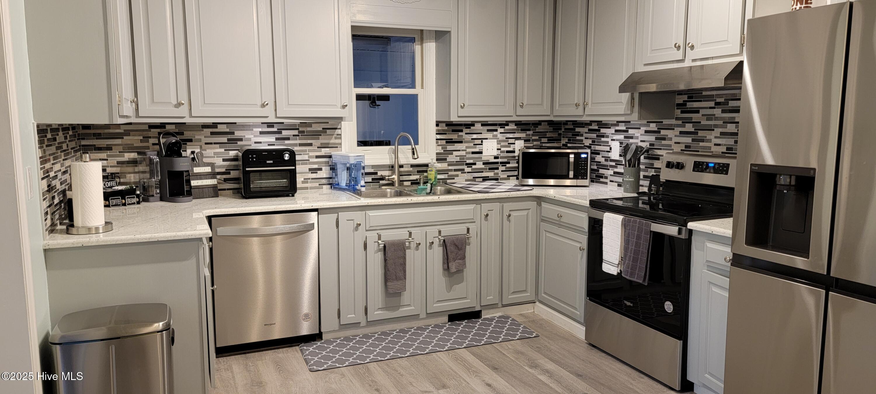 100538721 | Photo 11