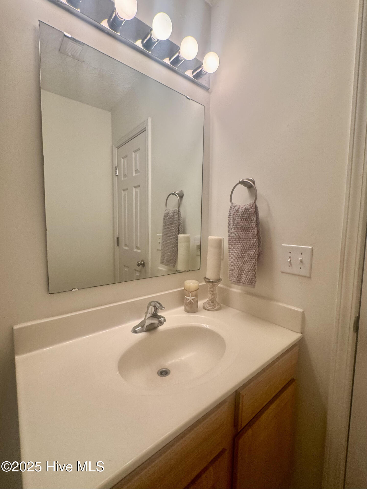 100544308 | Photo 23