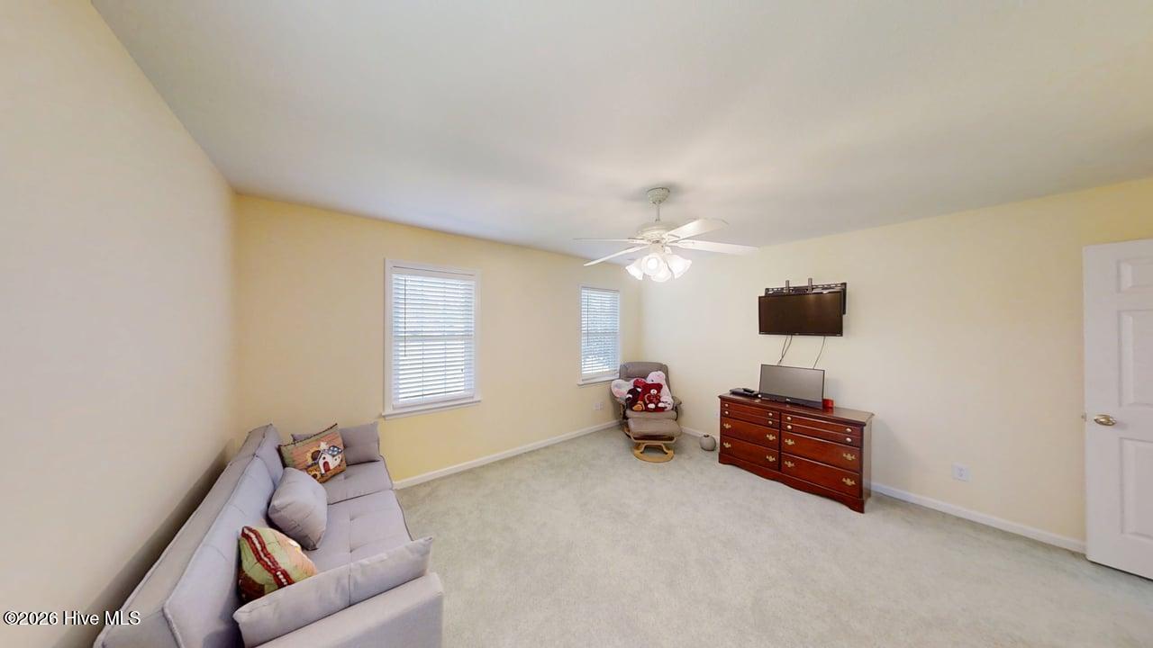 100570322 | Photo 42