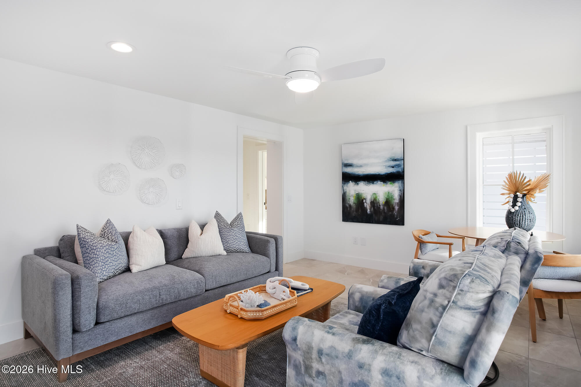 100550703 | Photo 46