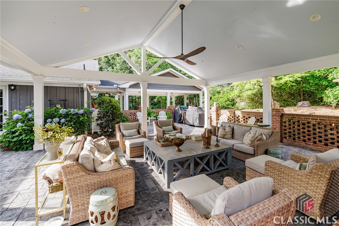 1060 Woodhollow Lane