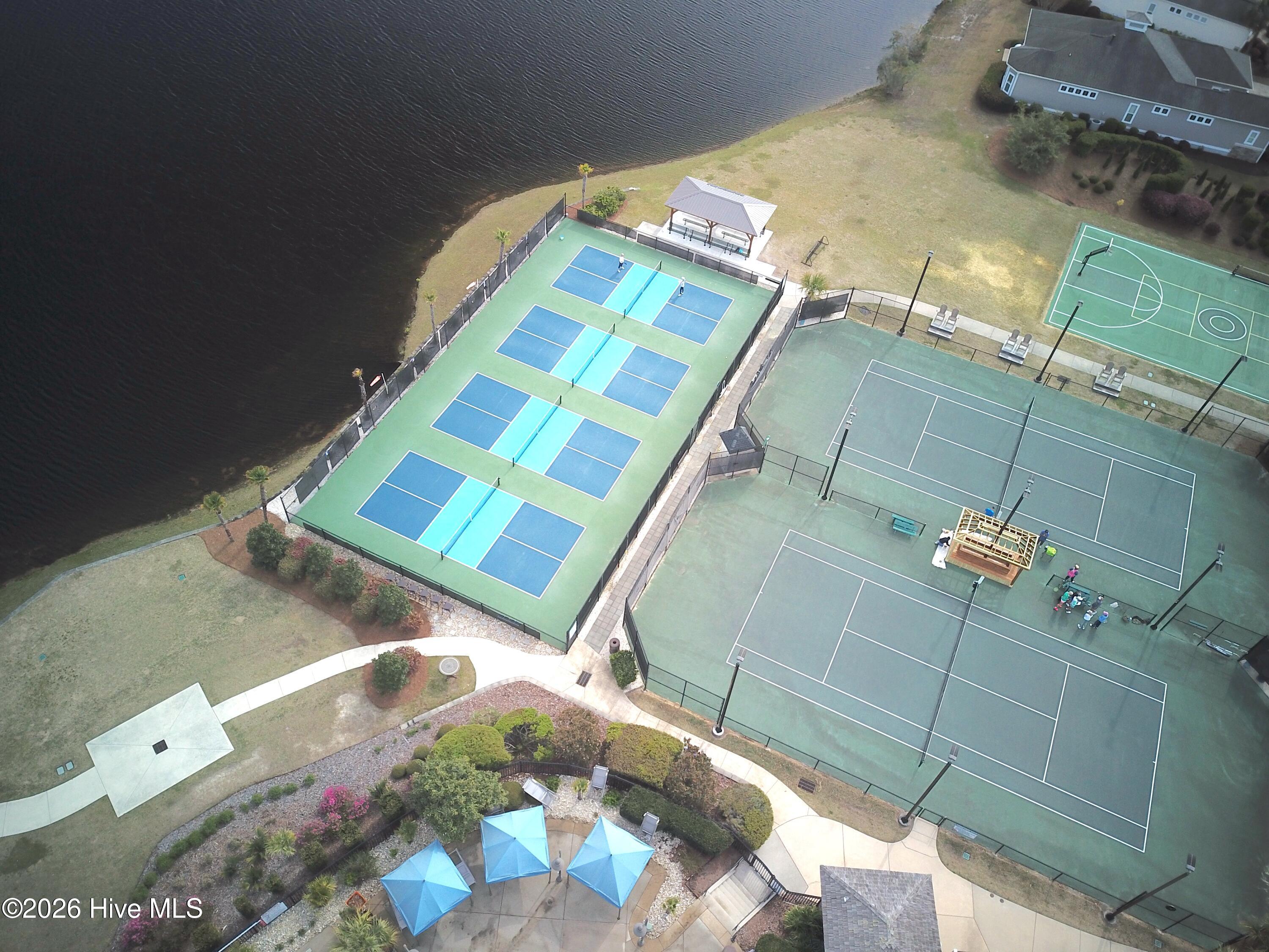 100564015 | Photo 51