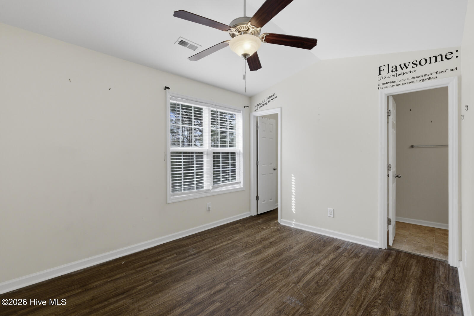 100564423 | Photo 15