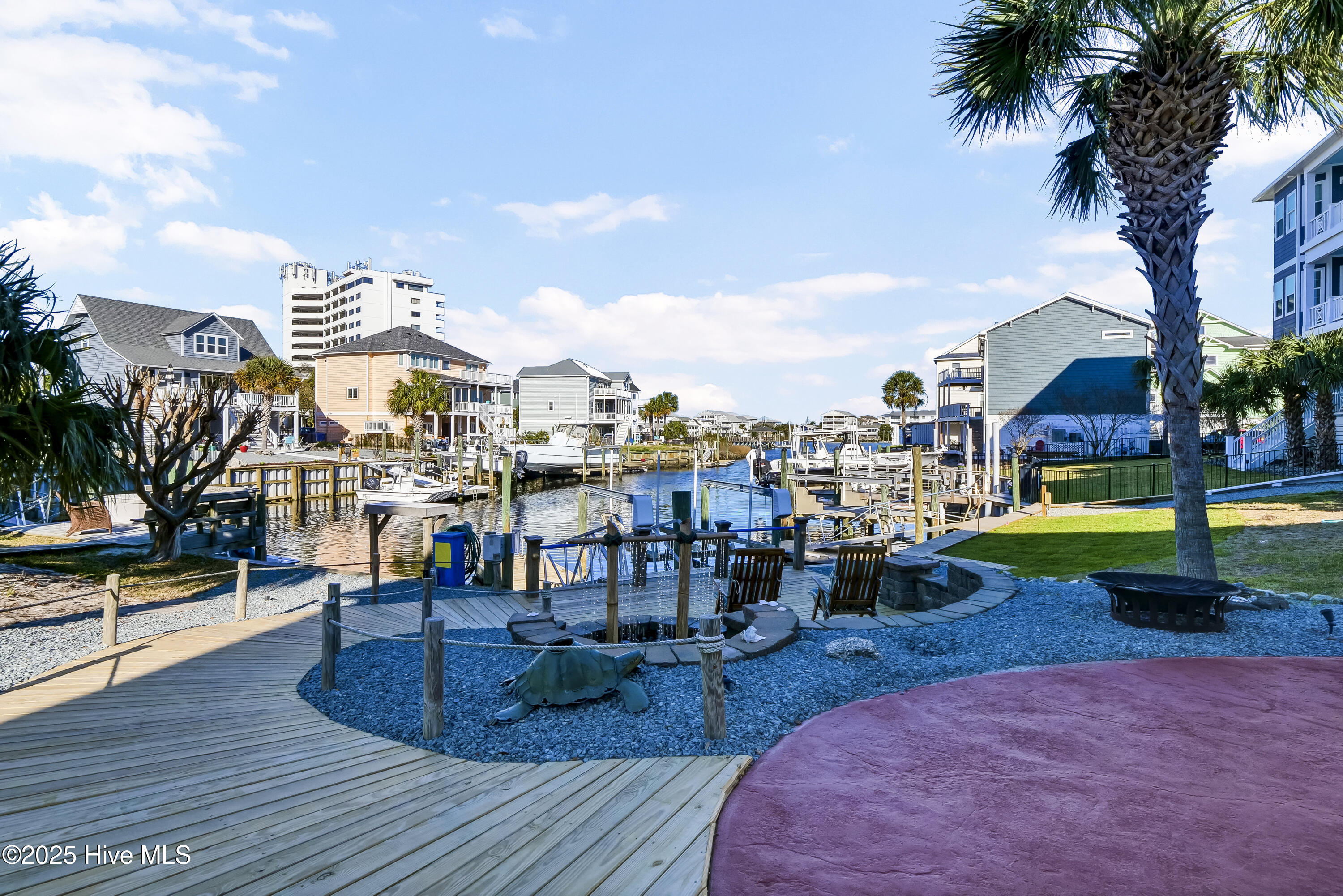 100497628 | Photo 51