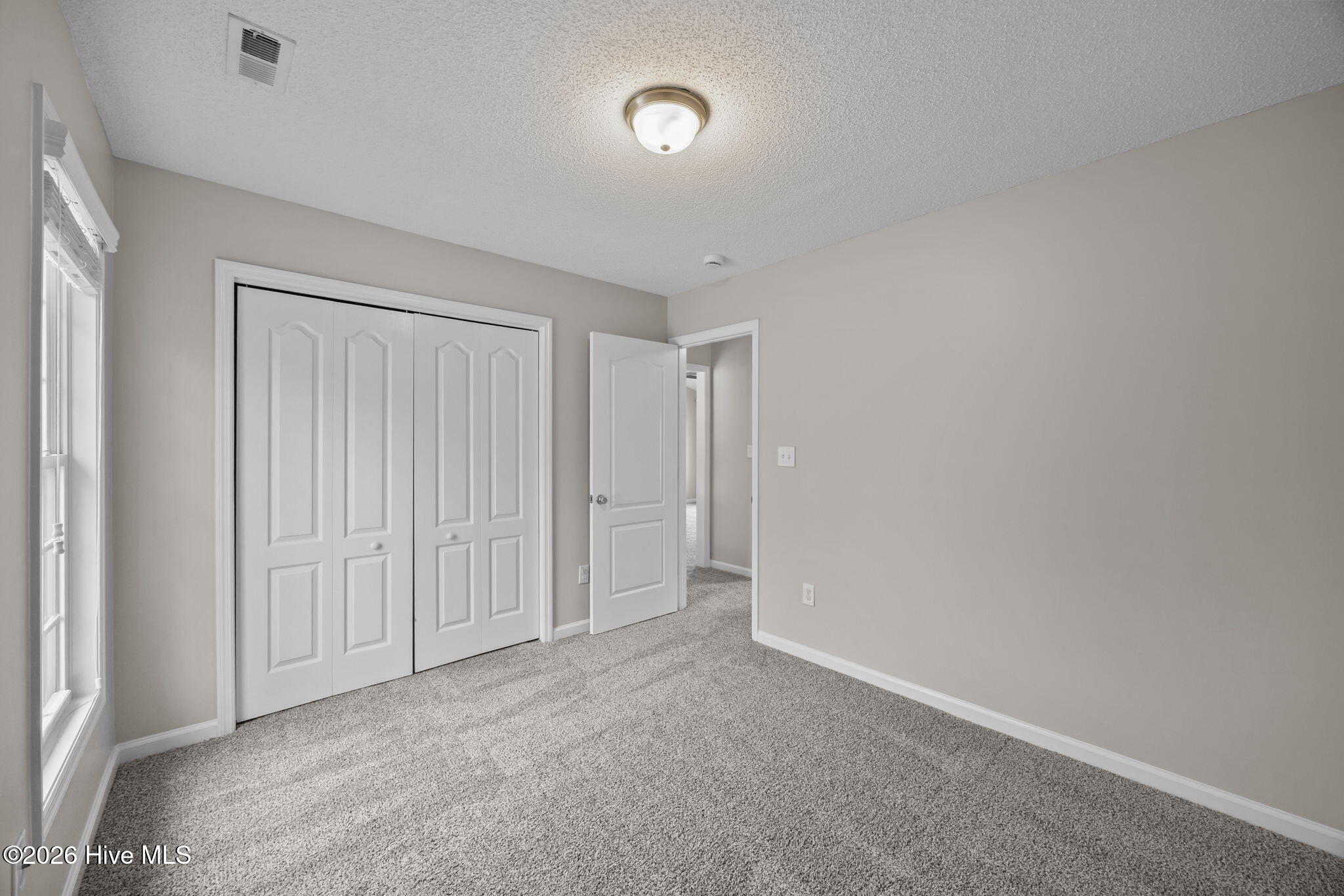 100547713 | Photo 25