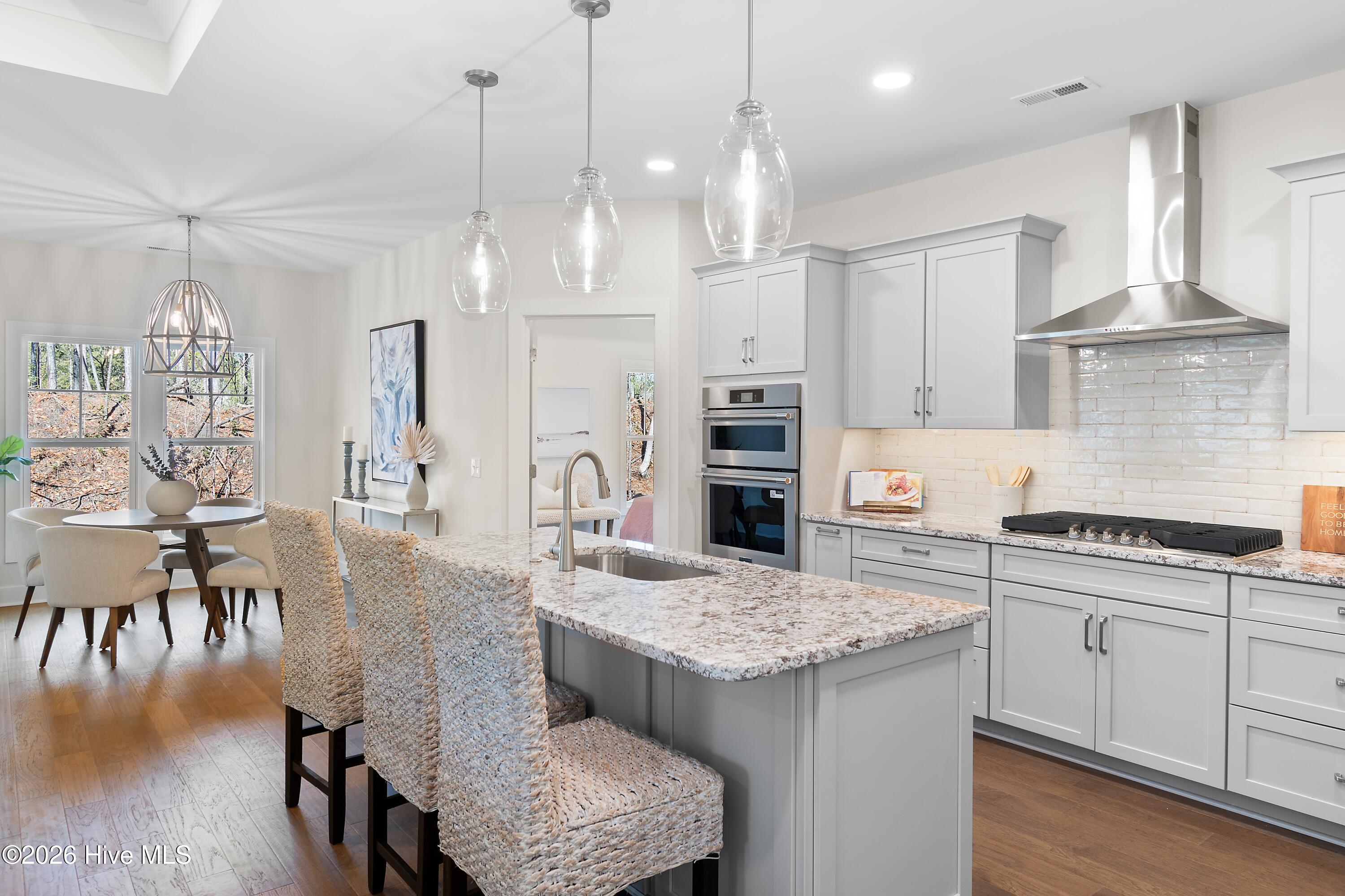 100525148 | Photo 24