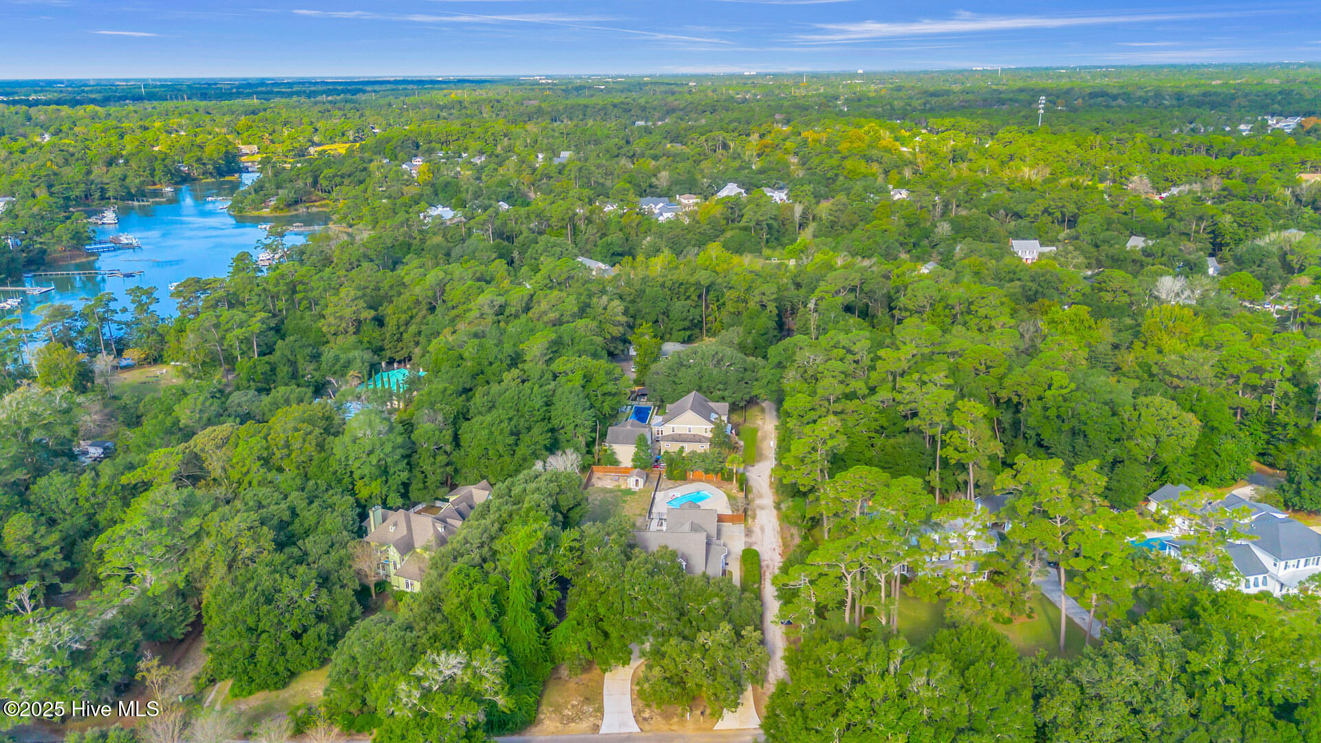 100532167 | Photo 80