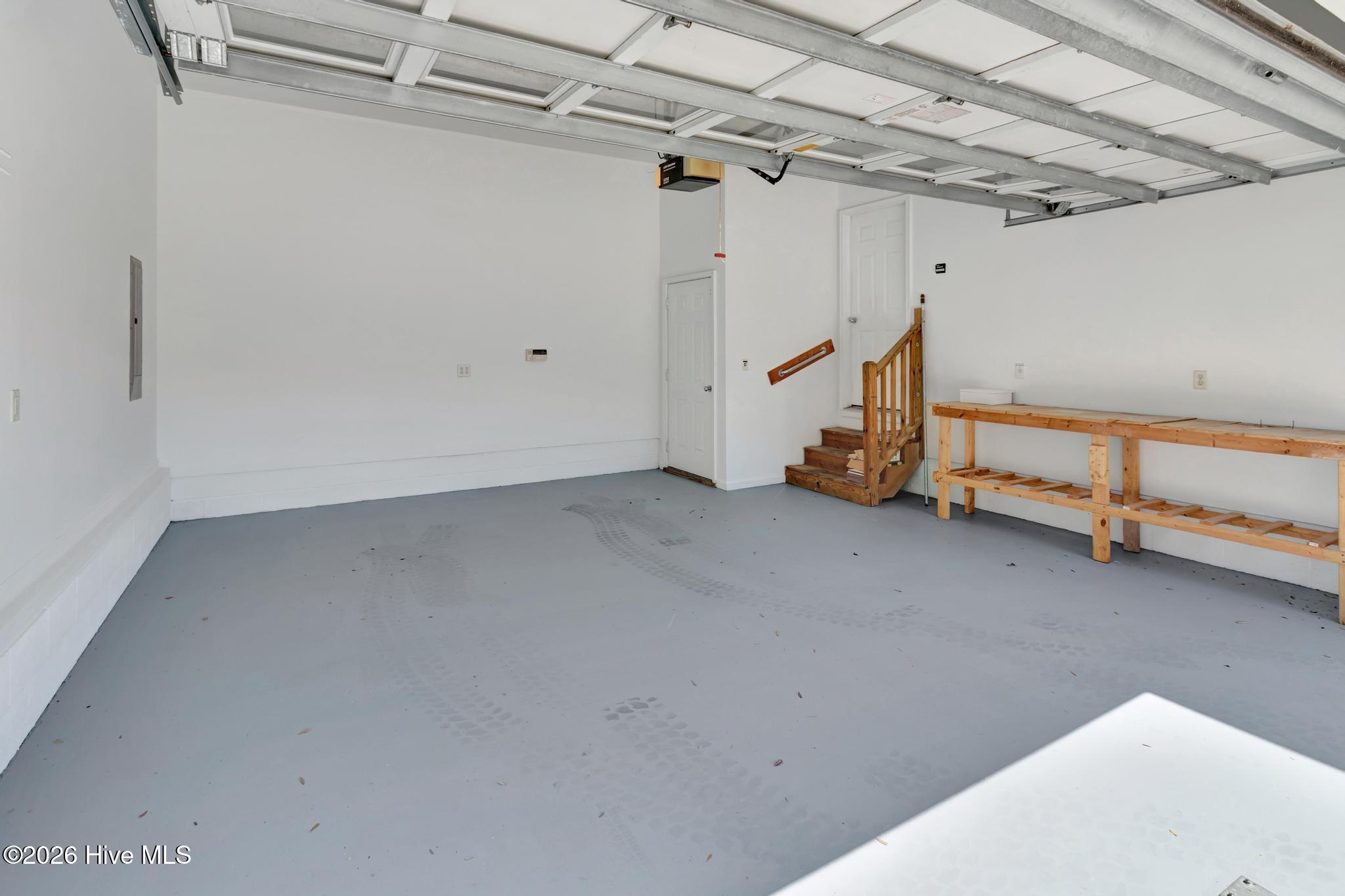 100569347 | Photo 38