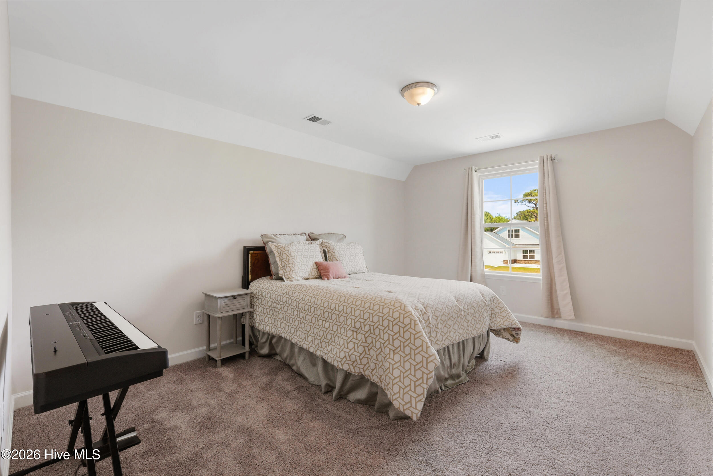 100570535 | Photo 29