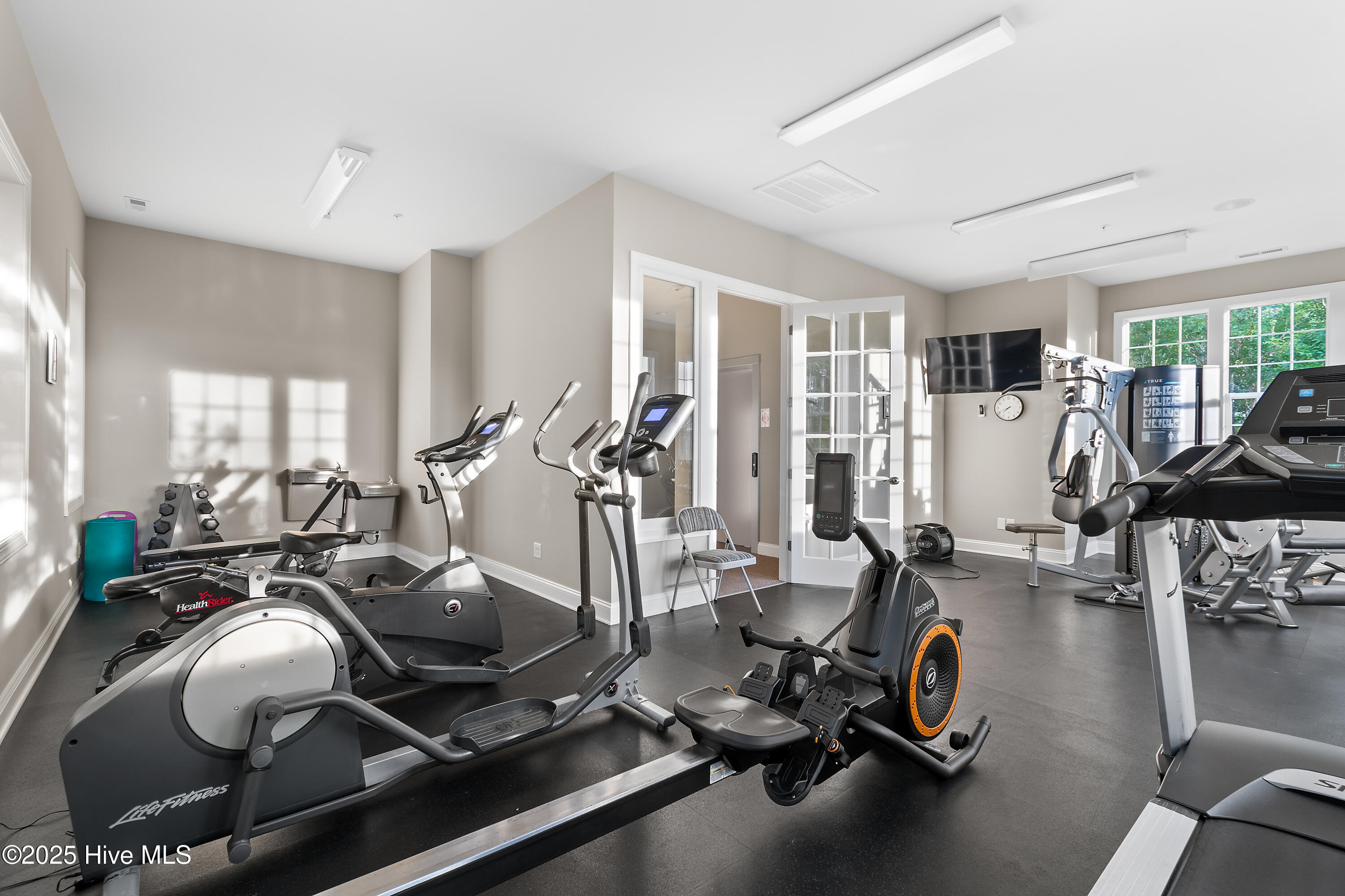 100521650 | Photo 49