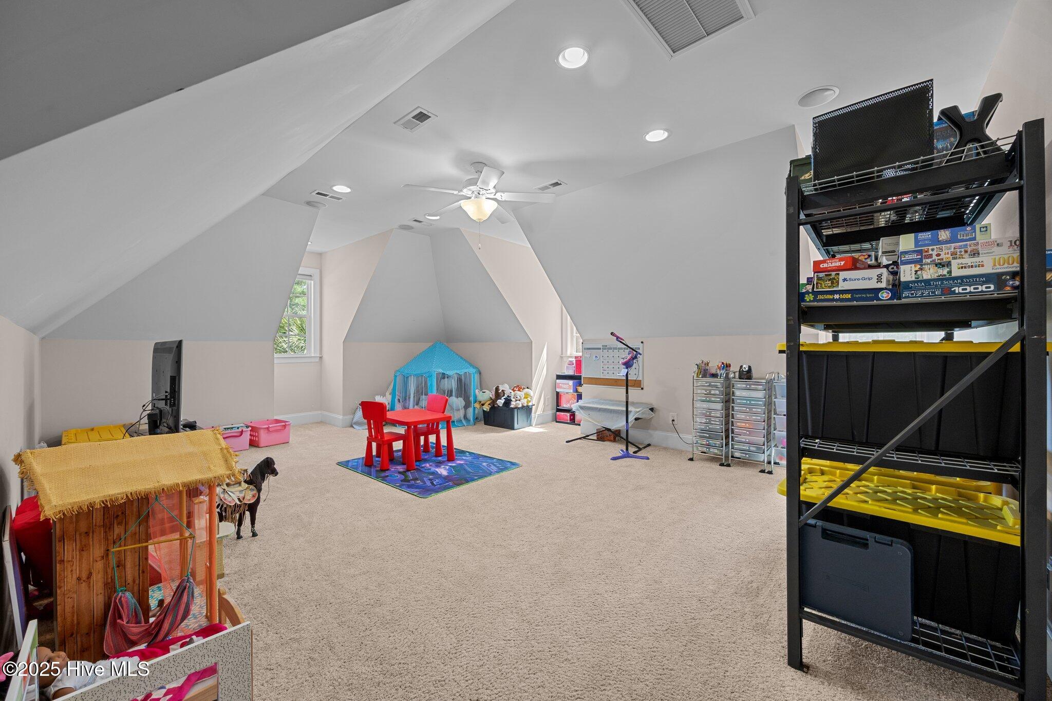 100516018 | Photo 42