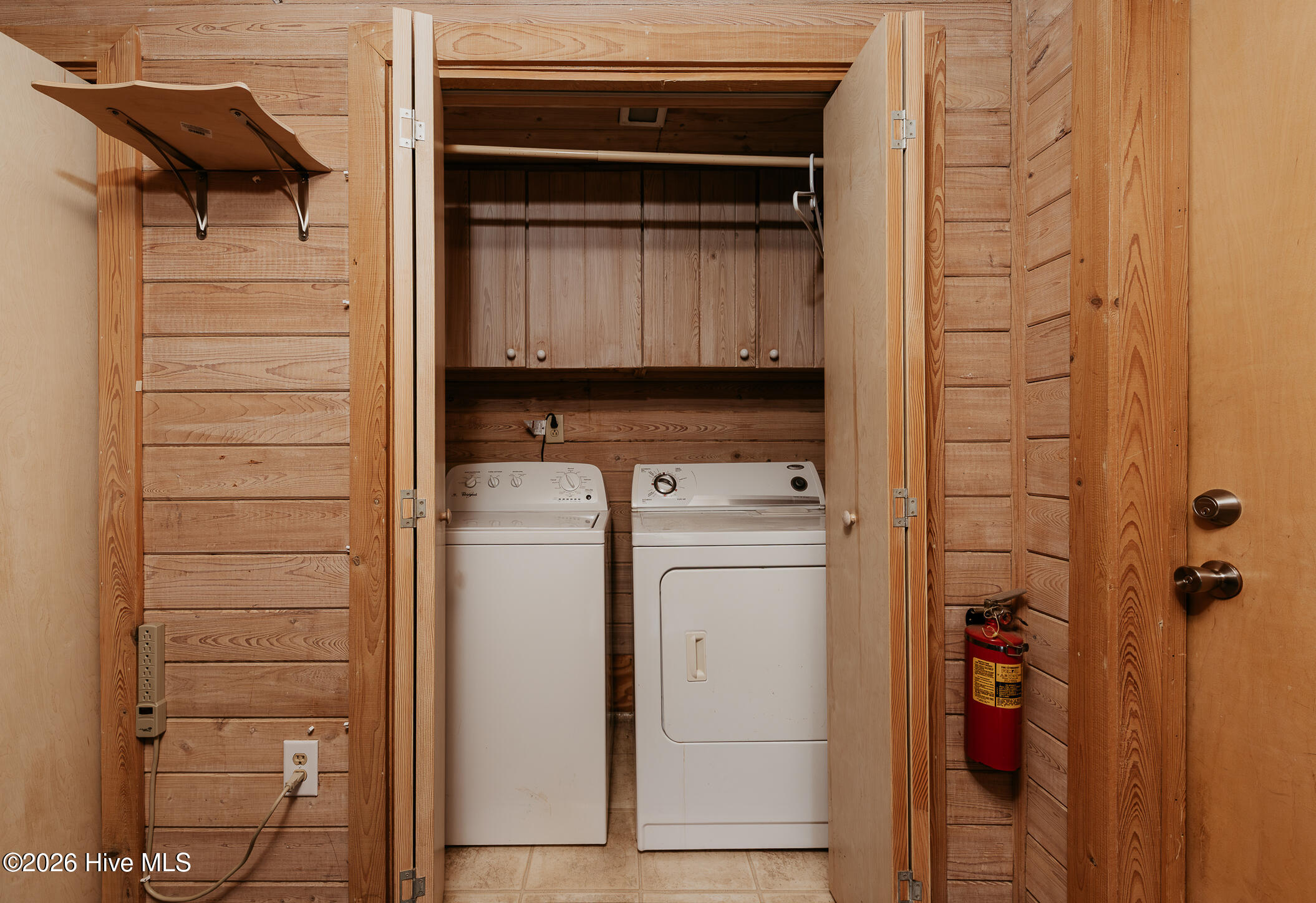 100560422 | Photo 37