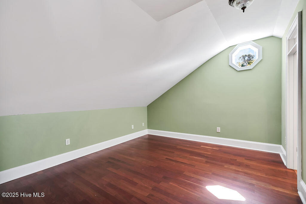 100538135 | Photo 31