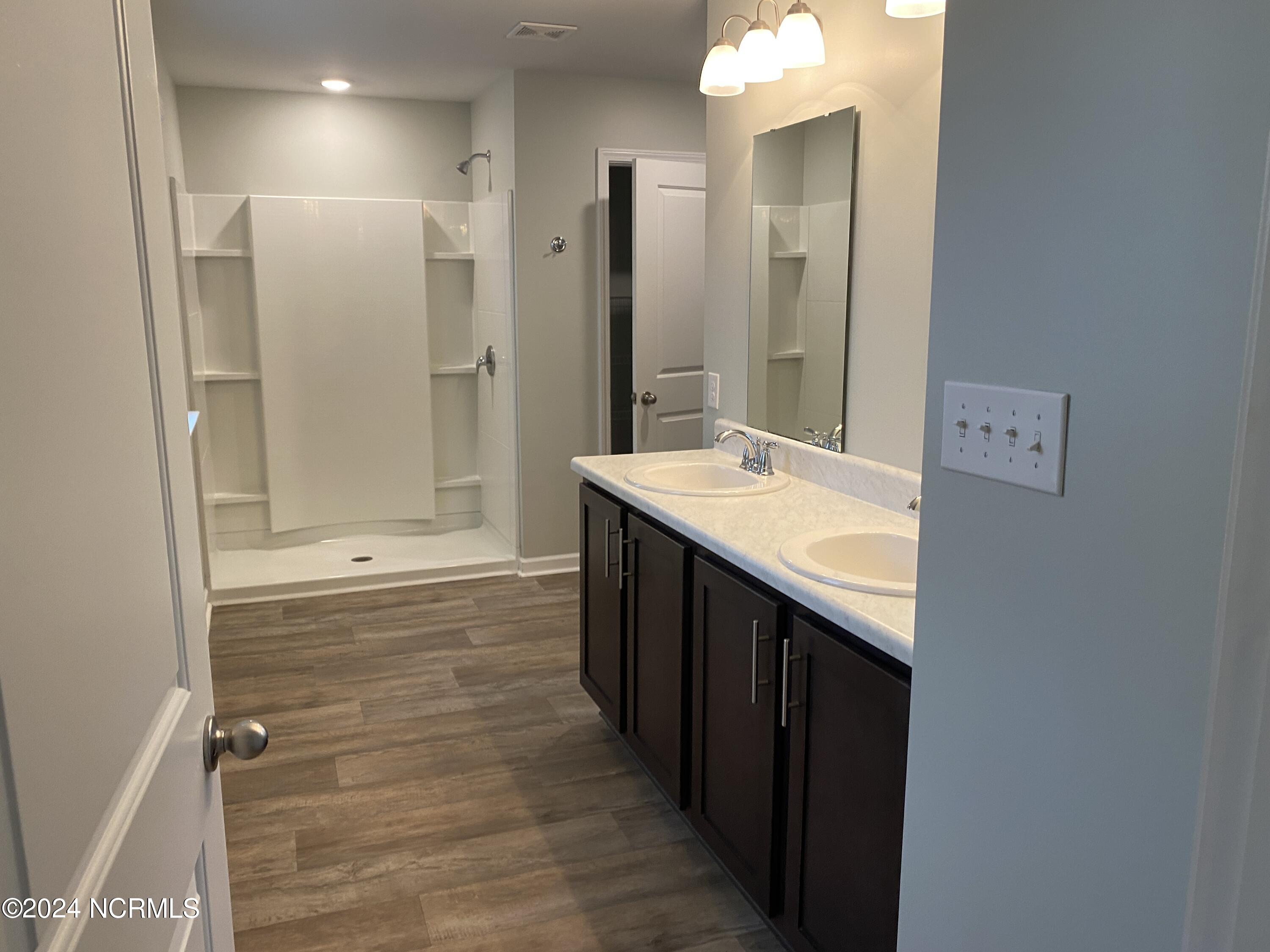 100559230 | Photo 14