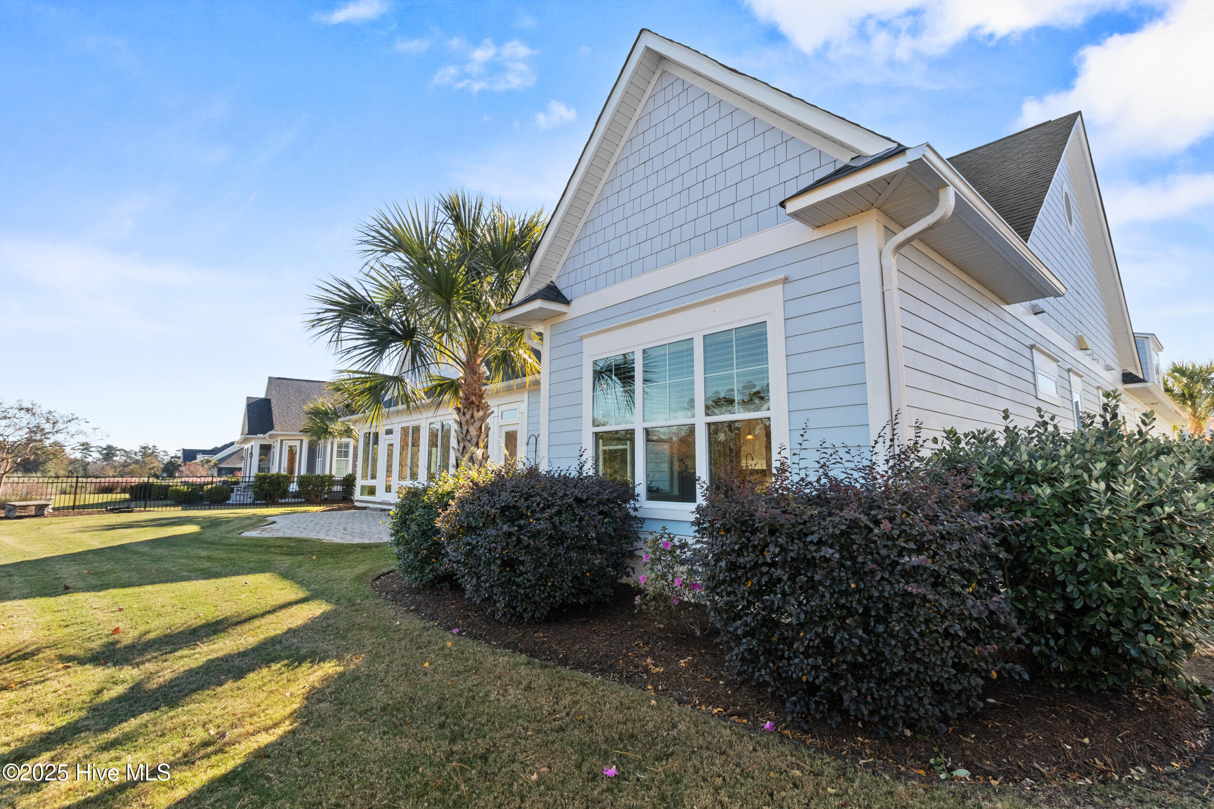 100541270 | Photo 42