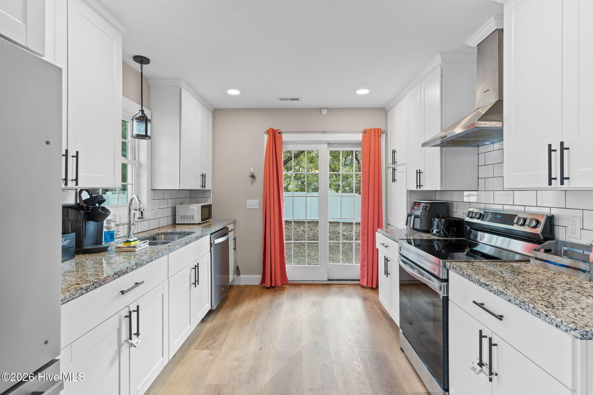 100553480 | Photo 10