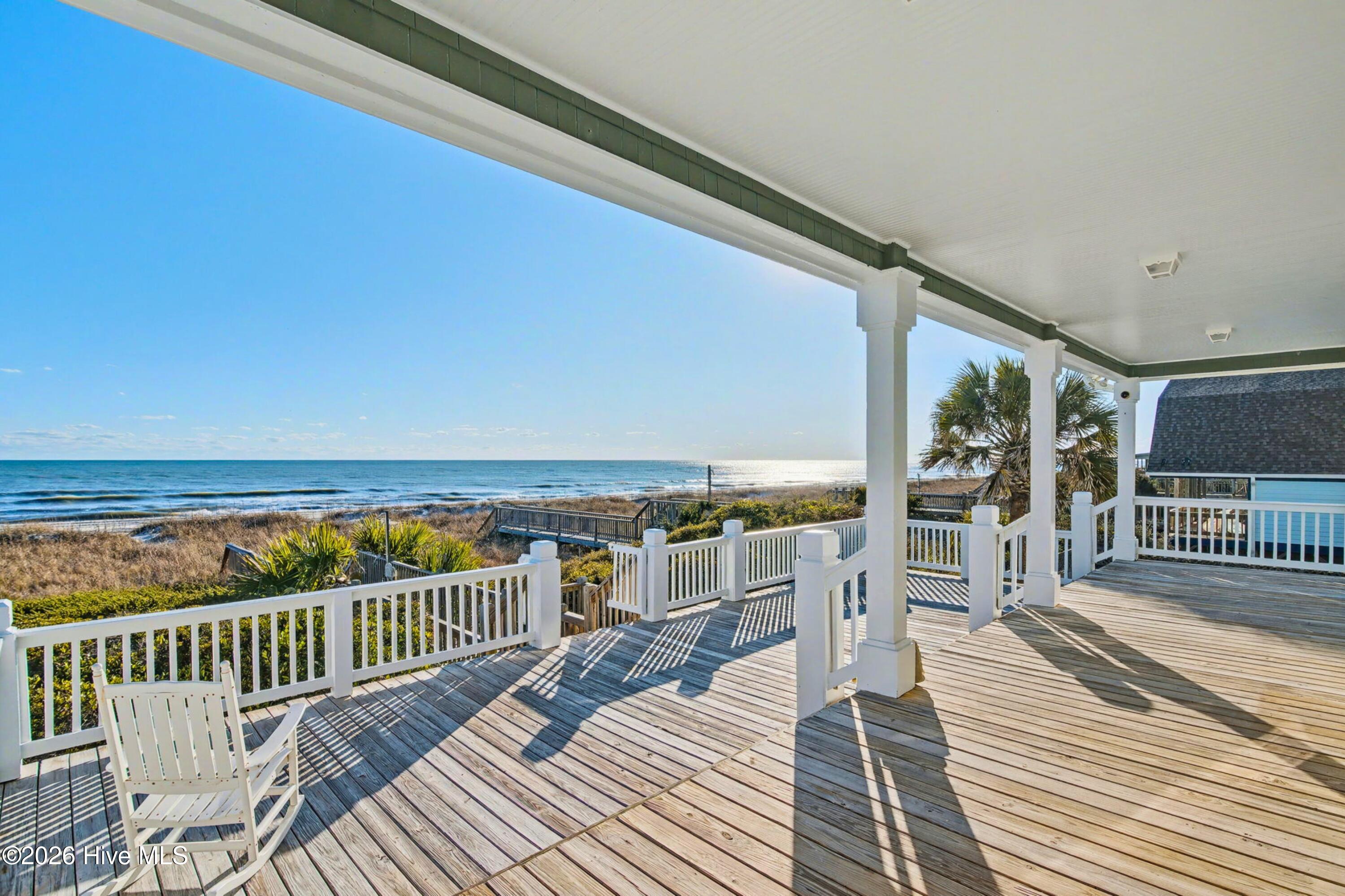 100549860 | Photo 30