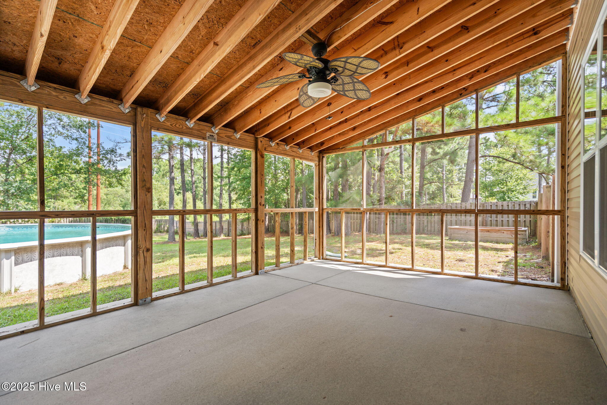 100522493 | Photo 33