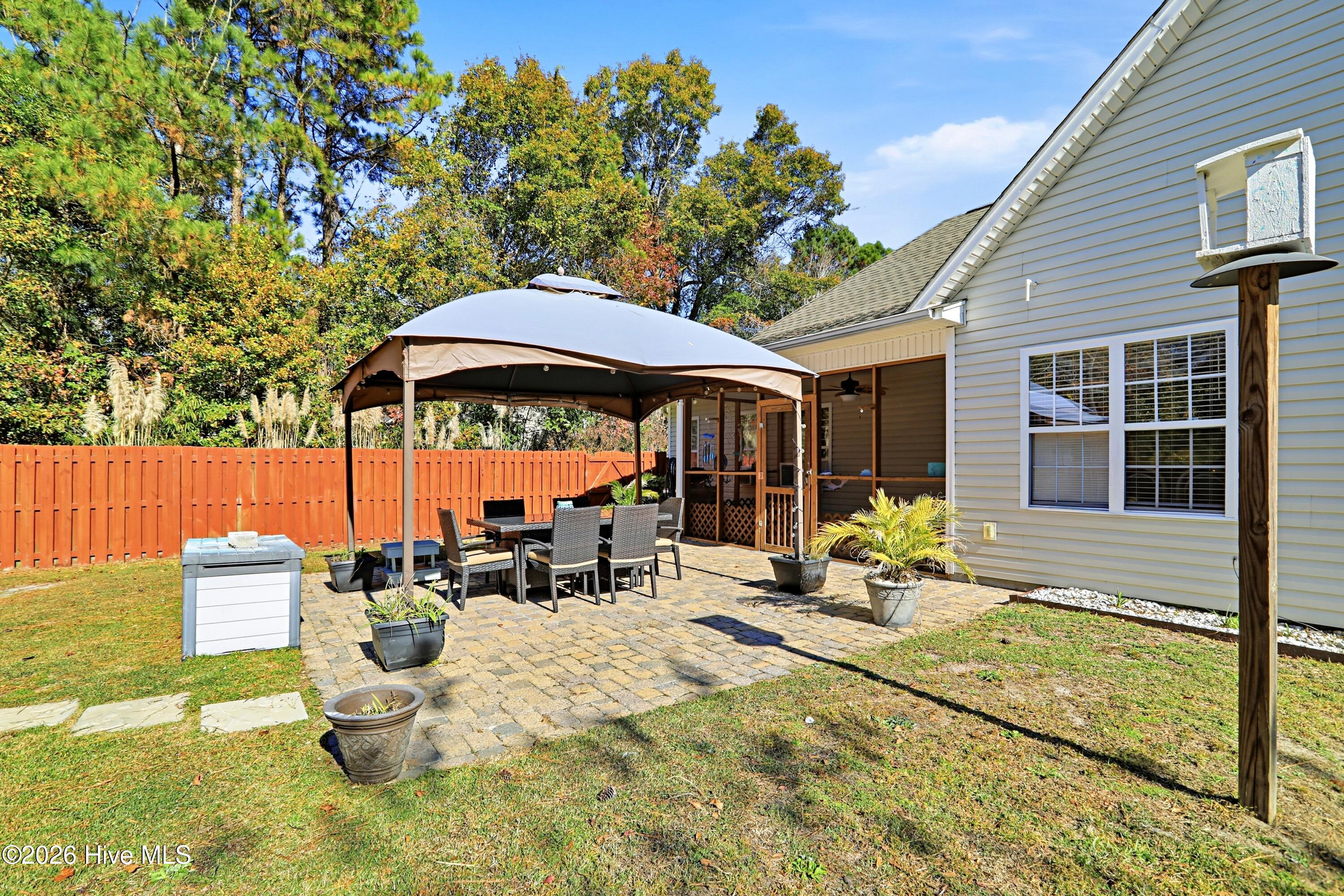 100549183 | Photo 21