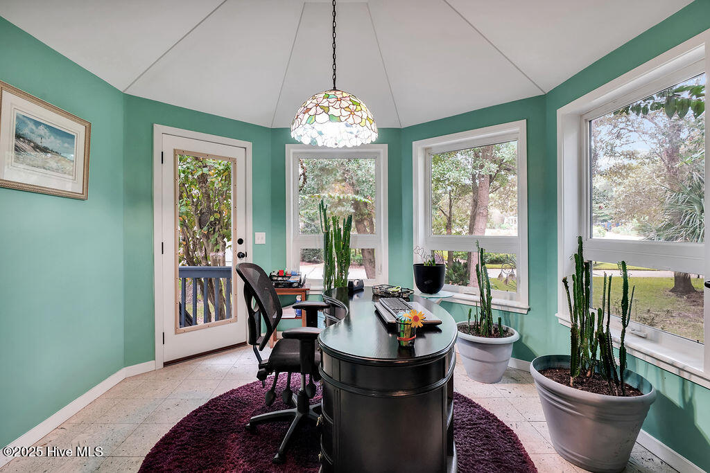 100532322 | Photo 18