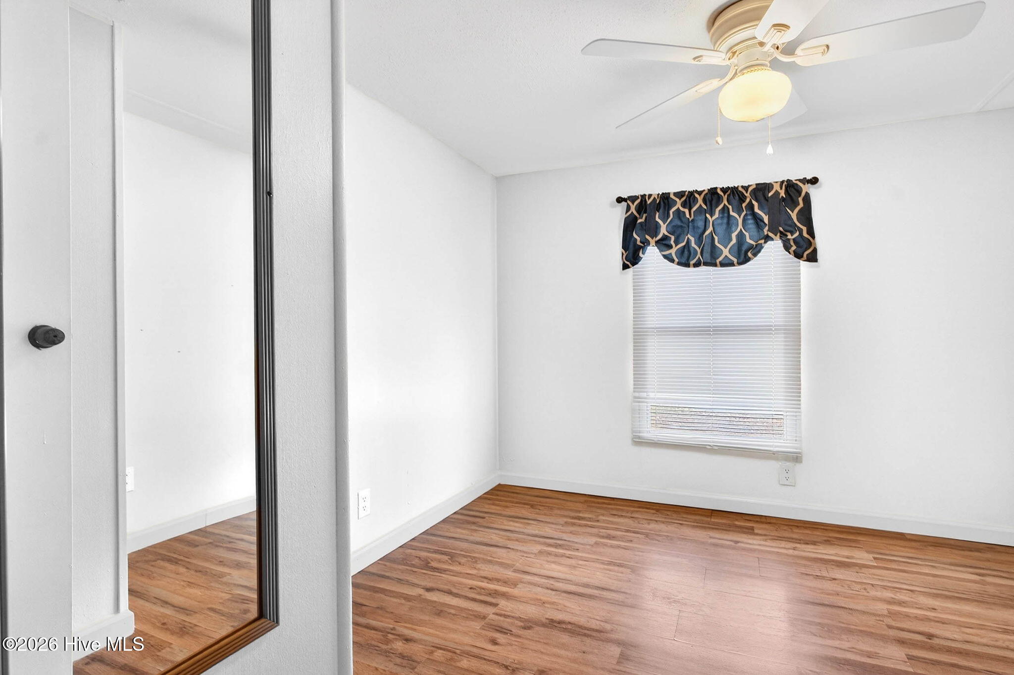 100564945 | Photo 17